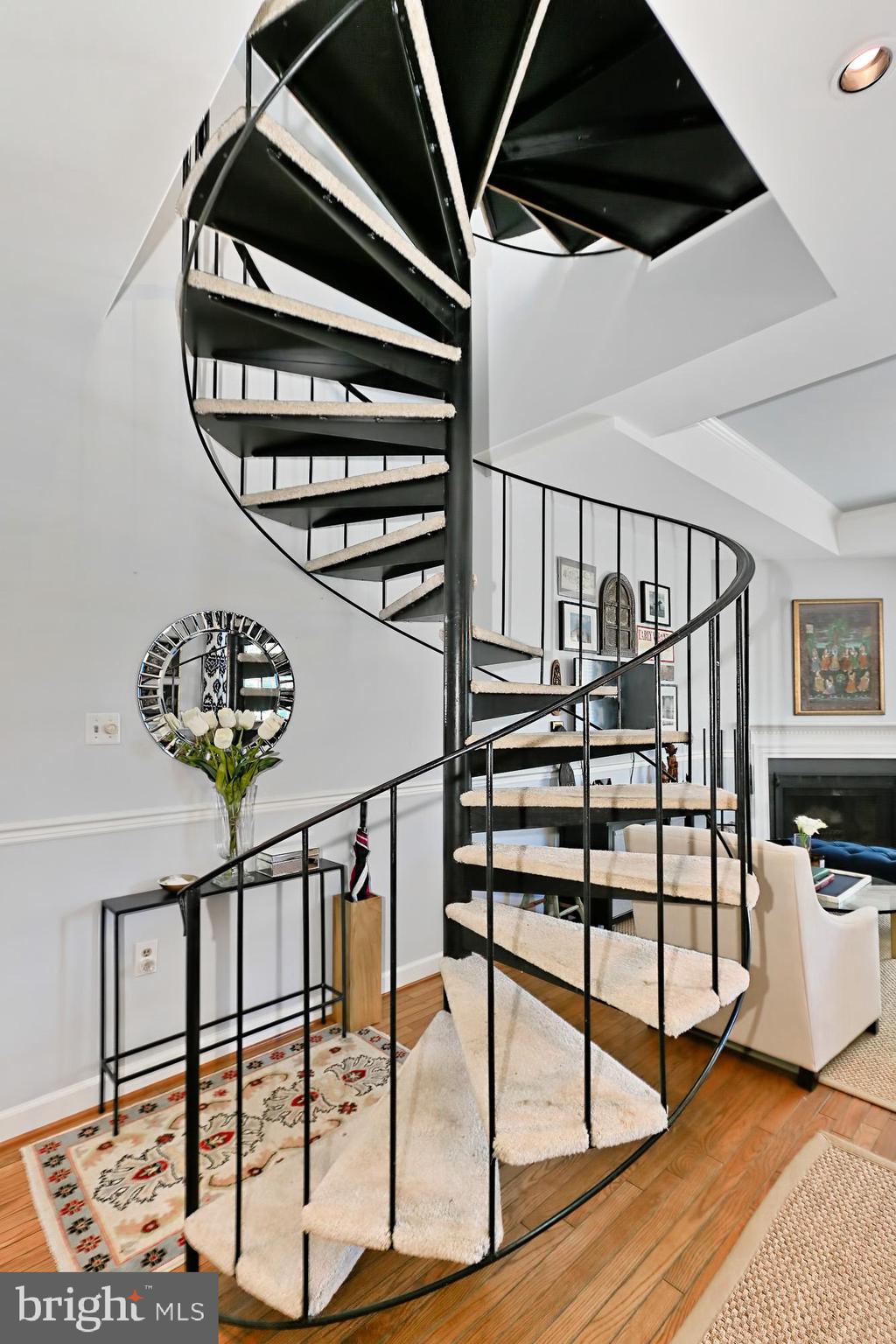 WOLFE ALLEY - Residential Lease