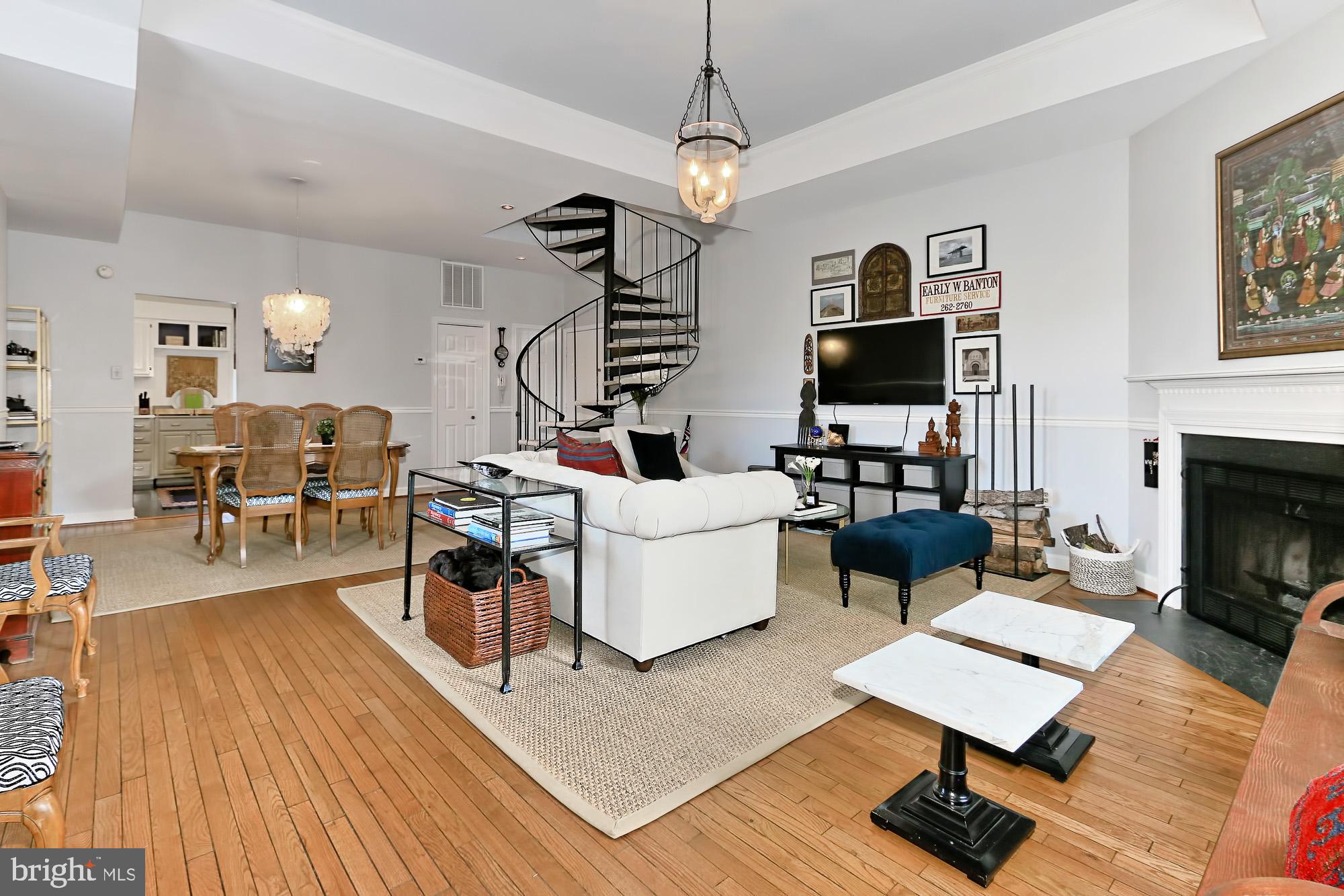 WOLFE ALLEY - Residential Lease