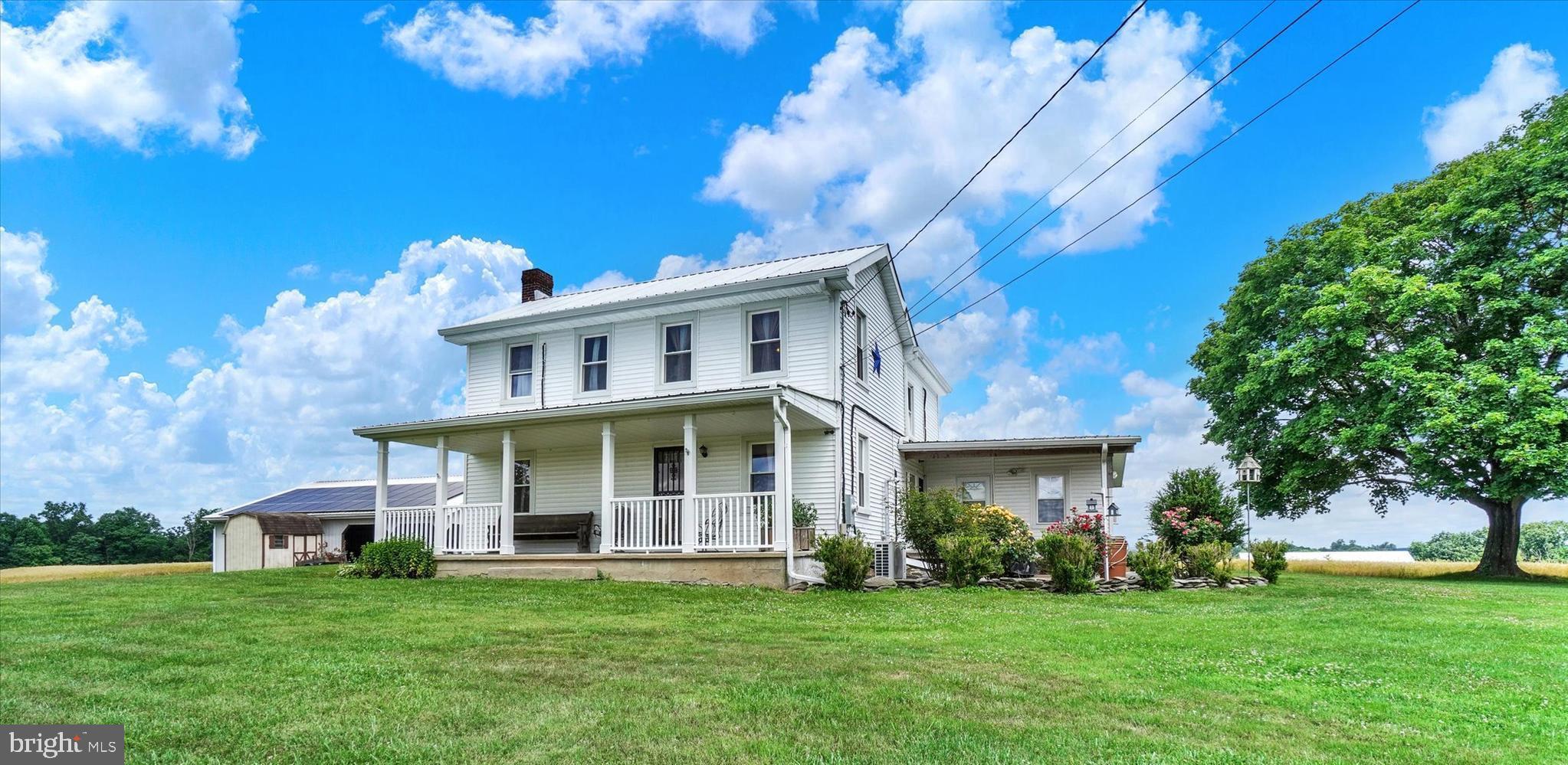 WHITE HALL - Residential