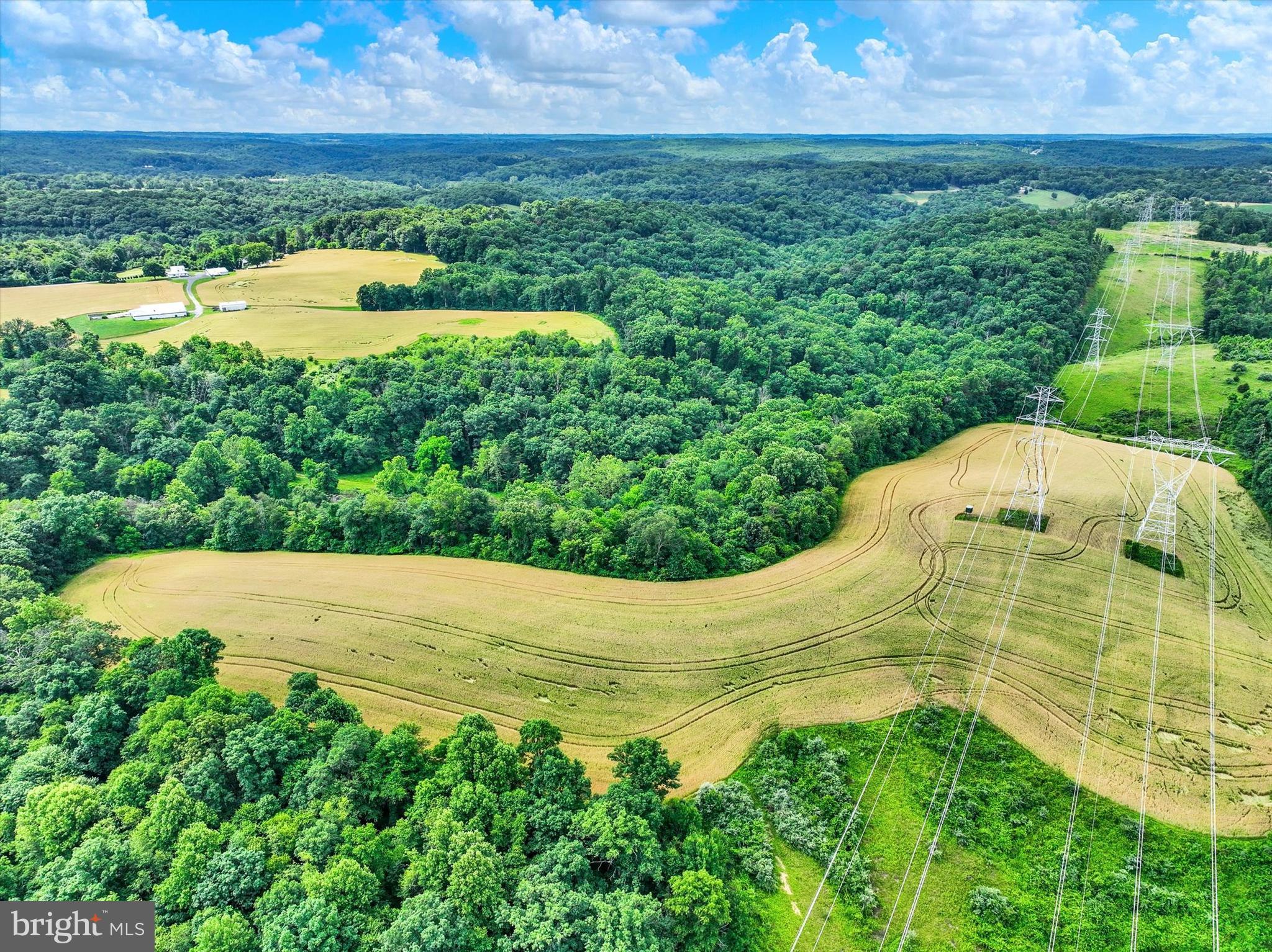 WHITE HALL - Residential
