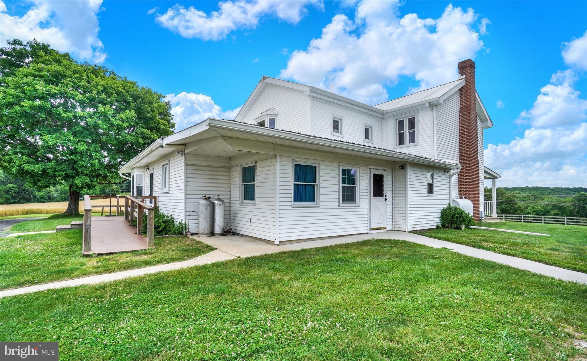 WHITE HALL - Residential