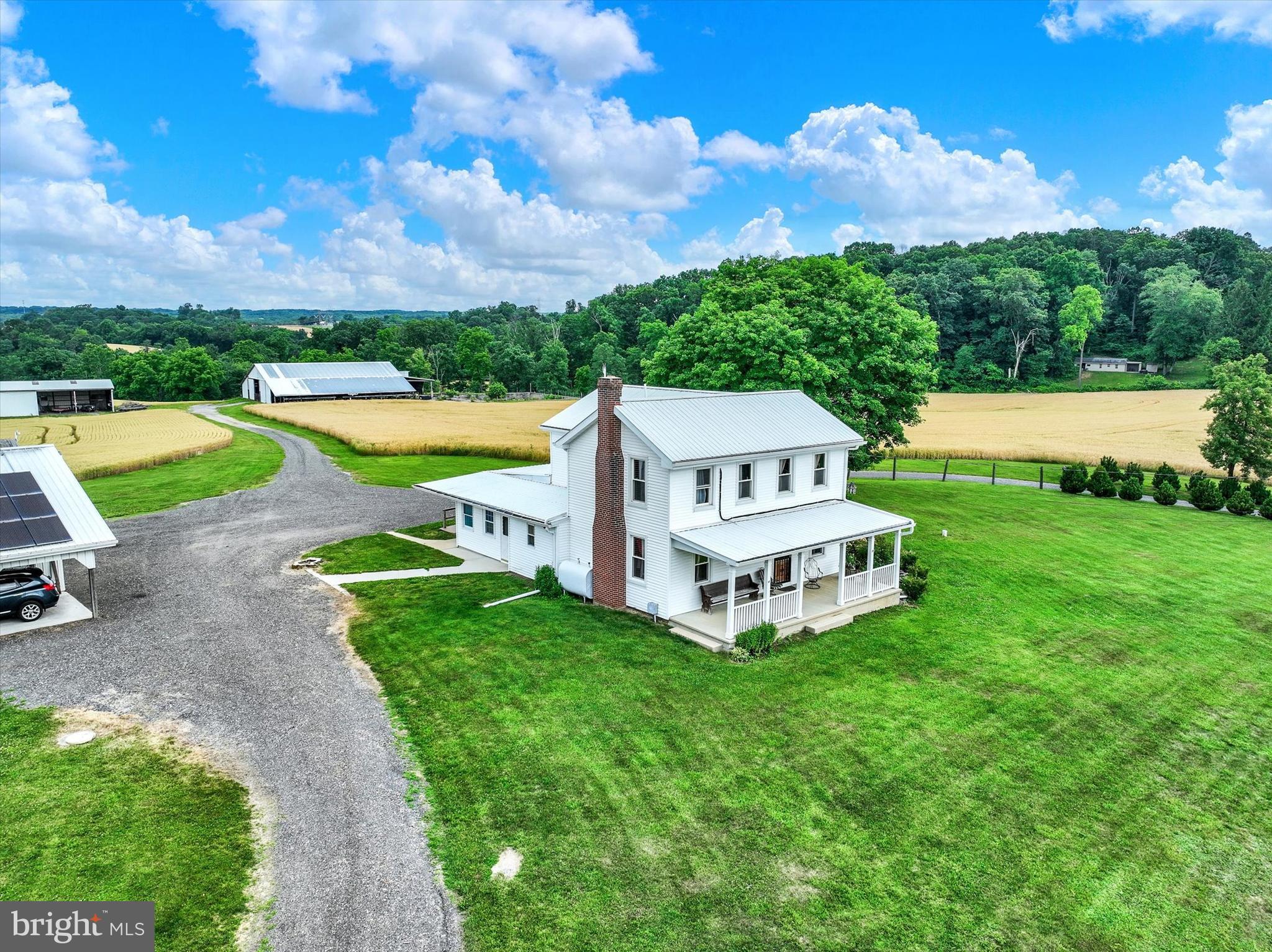 WHITE HALL - Residential