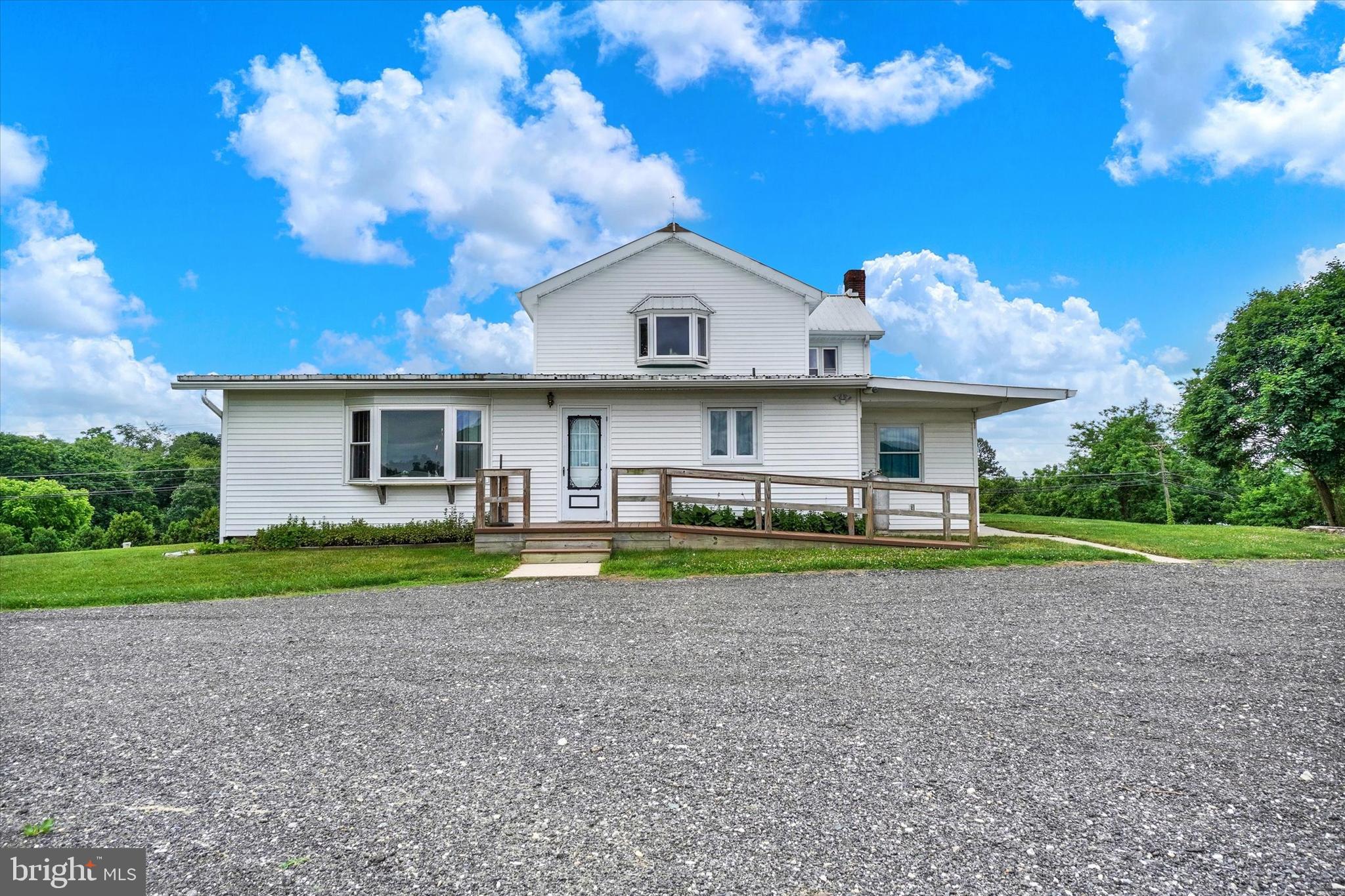 WHITE HALL - Residential