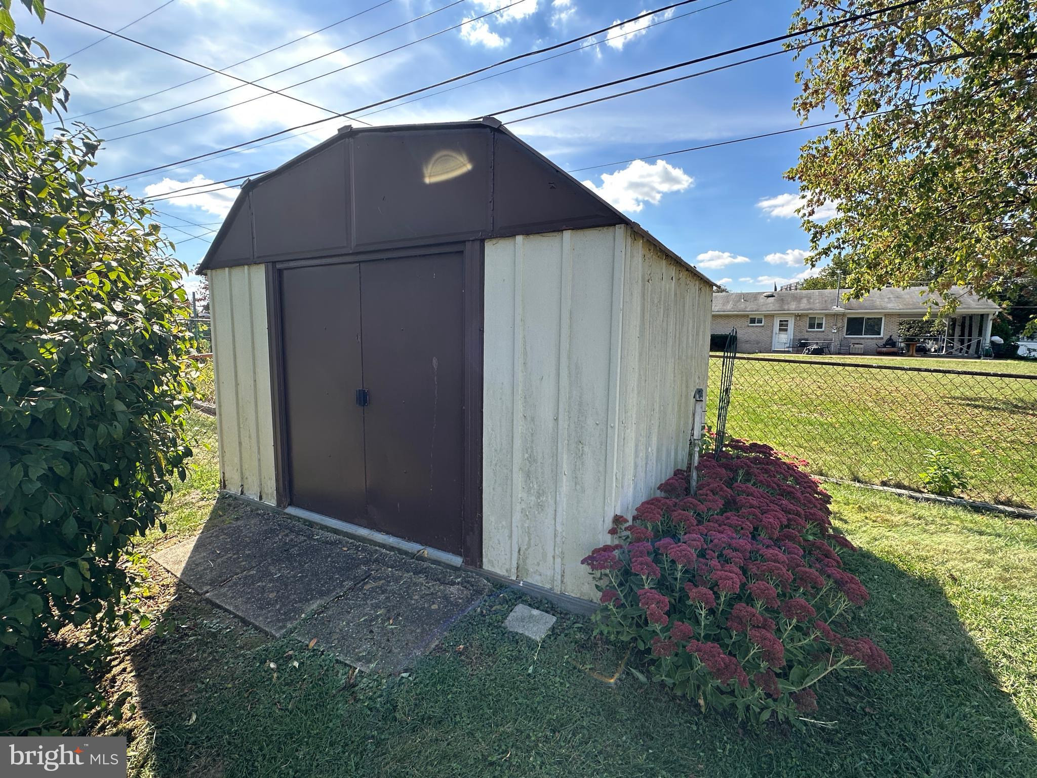 COLONIAL PARK - Residential