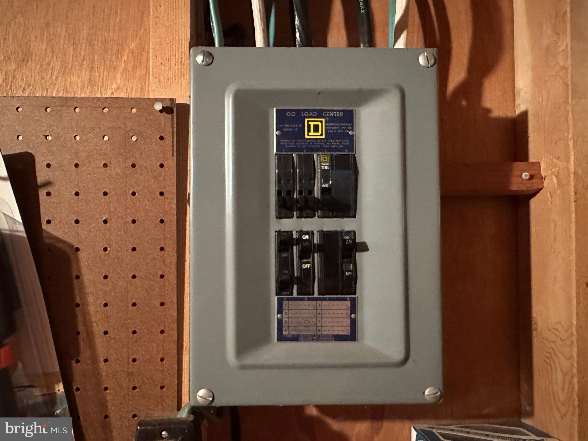 COLONIAL PARK - Residential