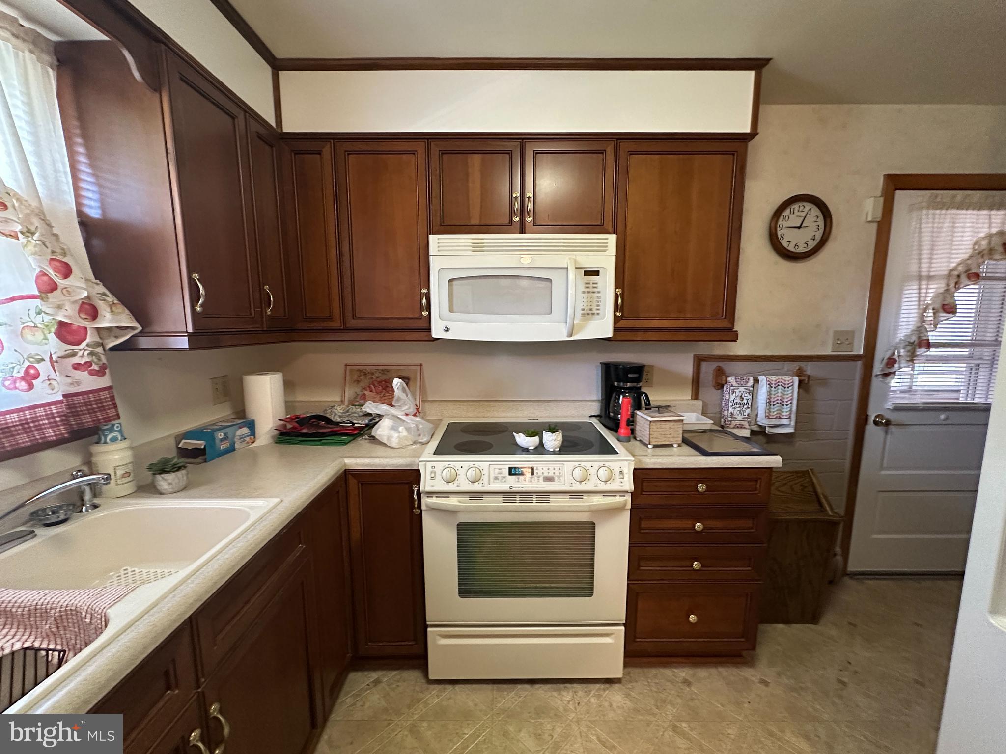 COLONIAL PARK - Residential