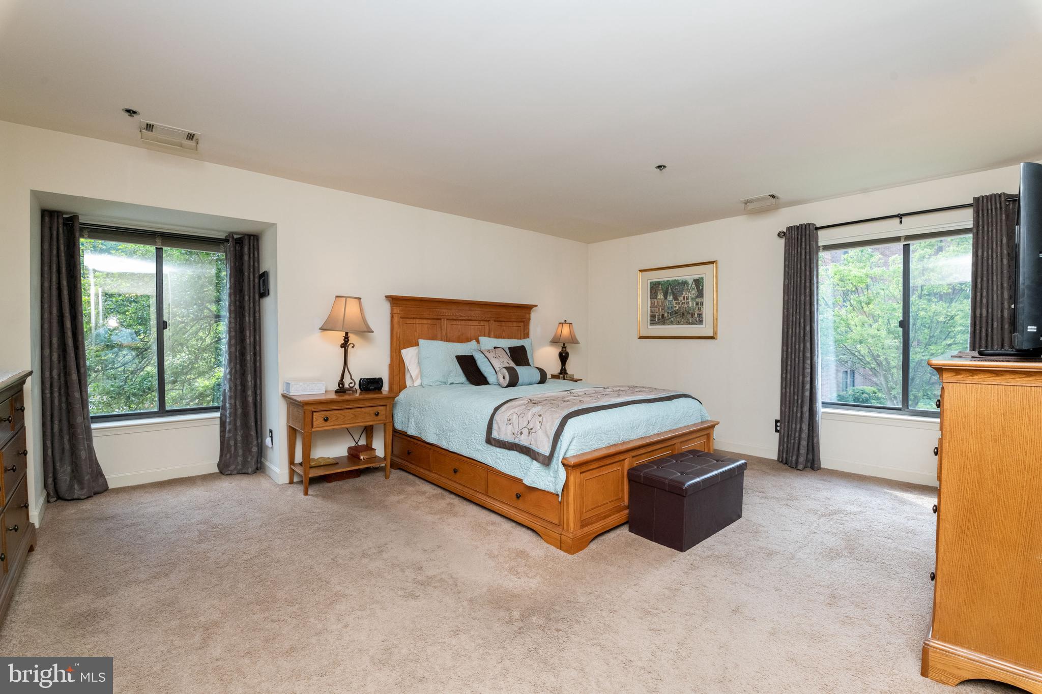 TOWSONGATE CONDOMINIUMS - Residential