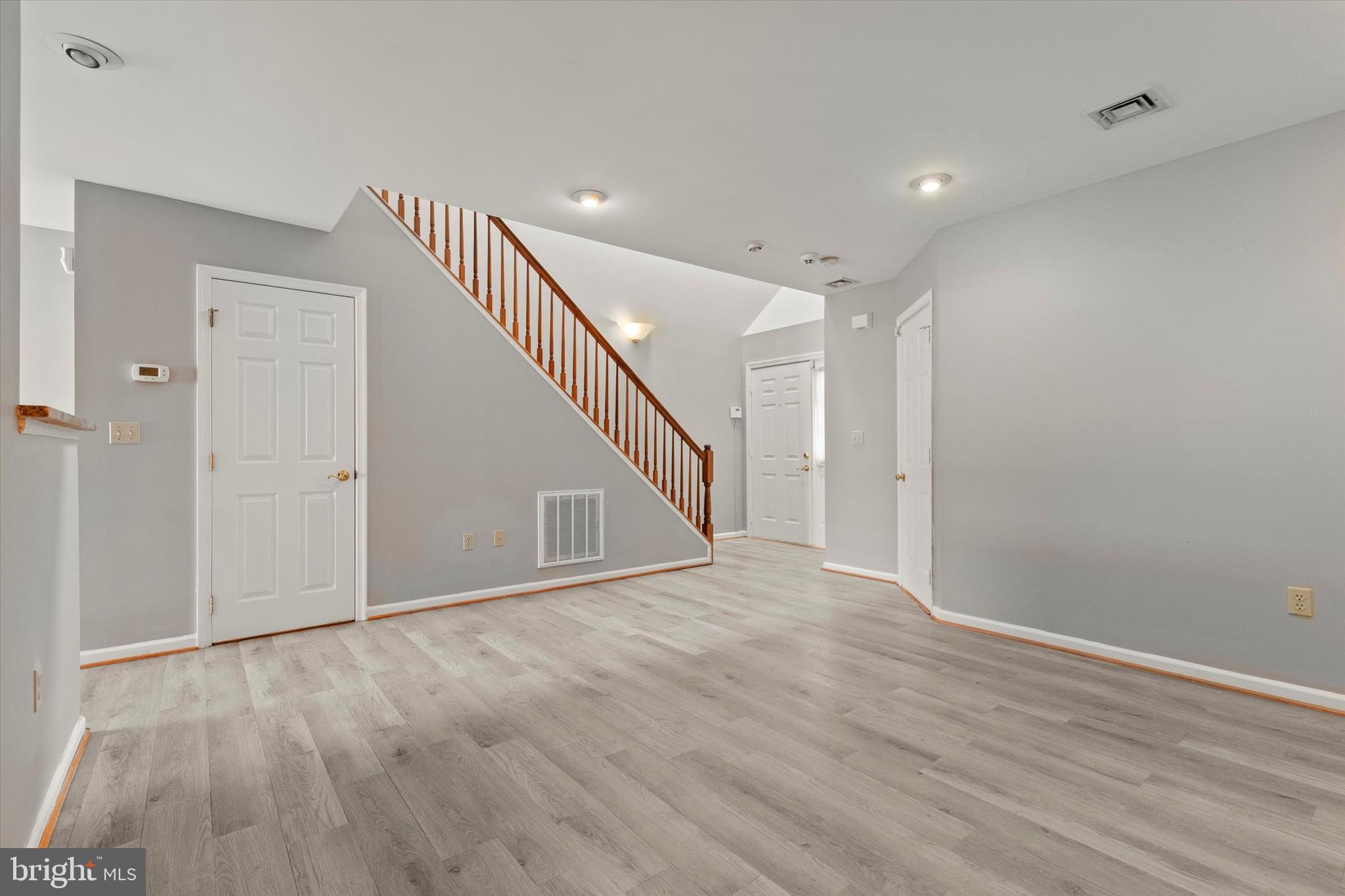 7280 HUNTINGDON STREET