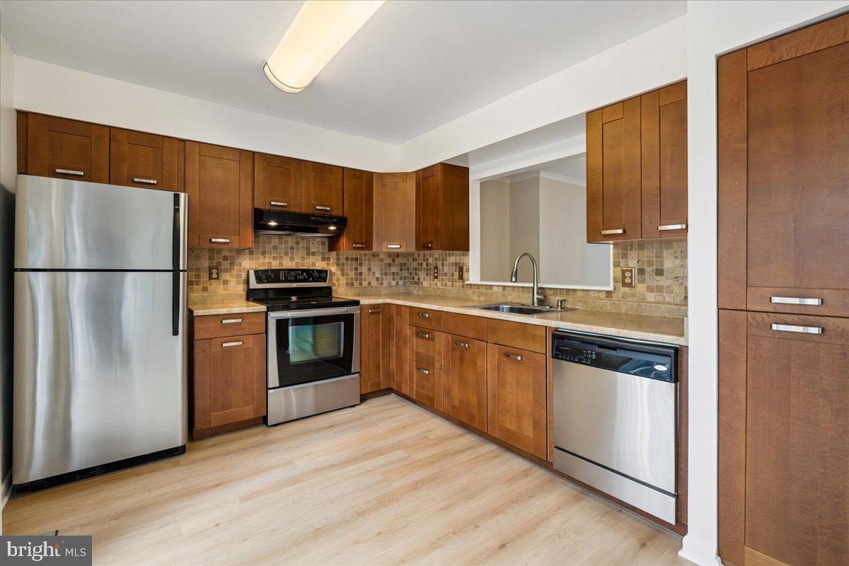 20014 LAKE PARK DRIVE 121