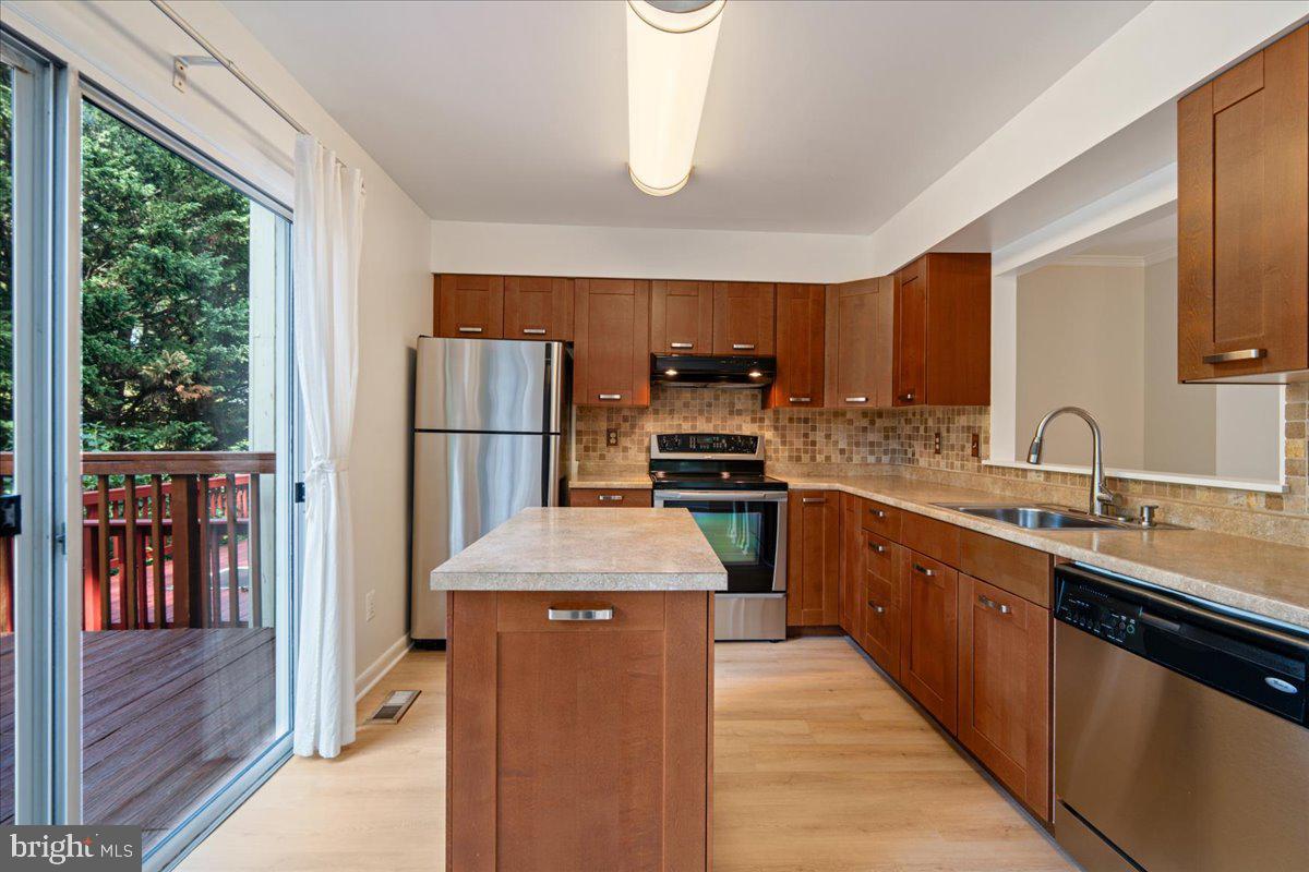 20014 LAKE PARK DRIVE 121
