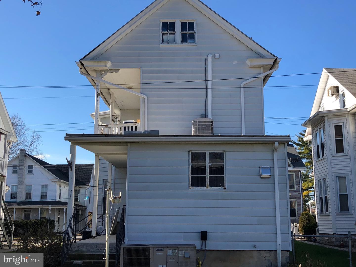 108 & 108 Rear N CENTER STREET