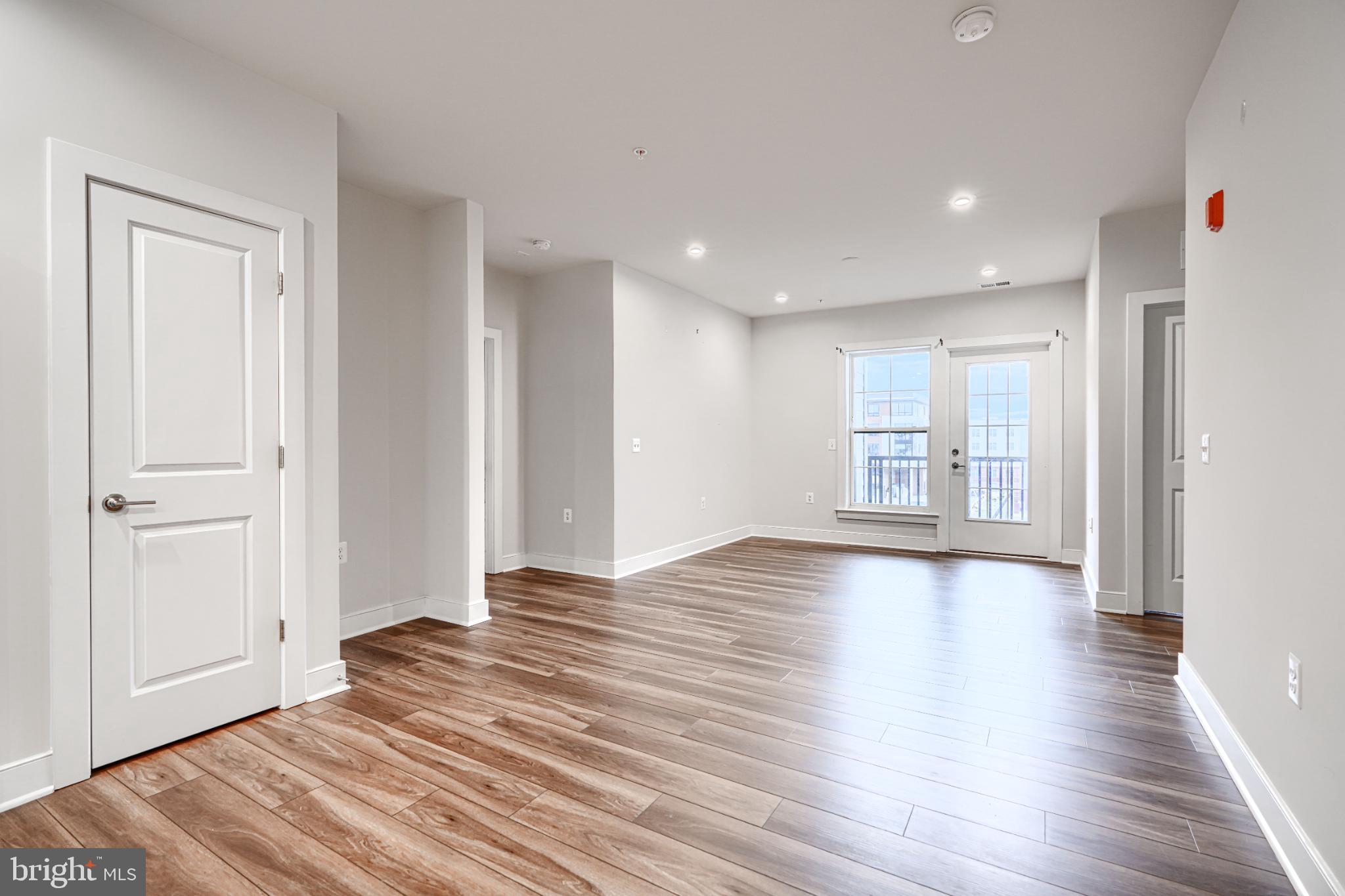 THE FLATS AT NATIONAL HARBOR - Residential Lease