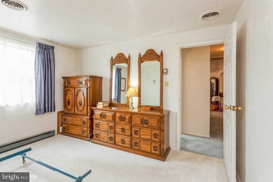 HOLLAND ACRES - Residential