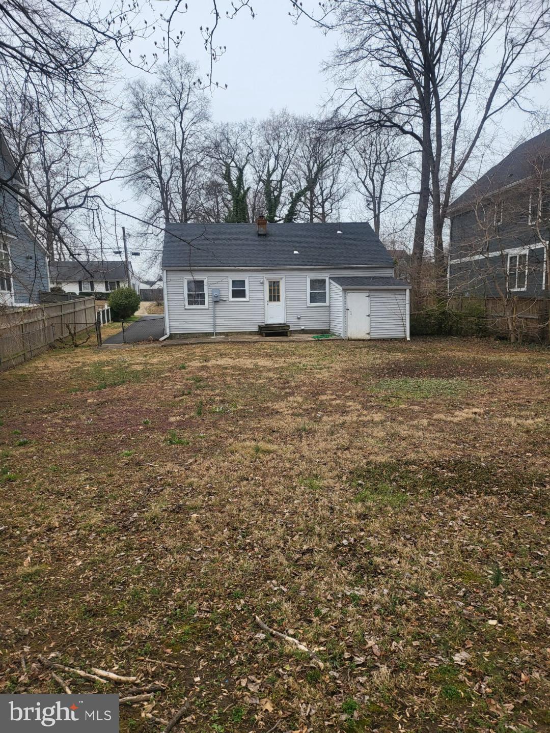 PIMMIT HILLS - Residential Lease