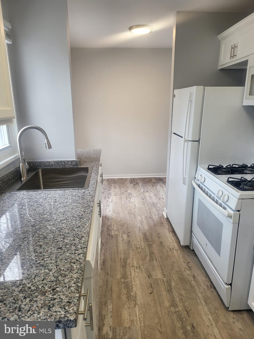 PIMMIT HILLS - Residential Lease