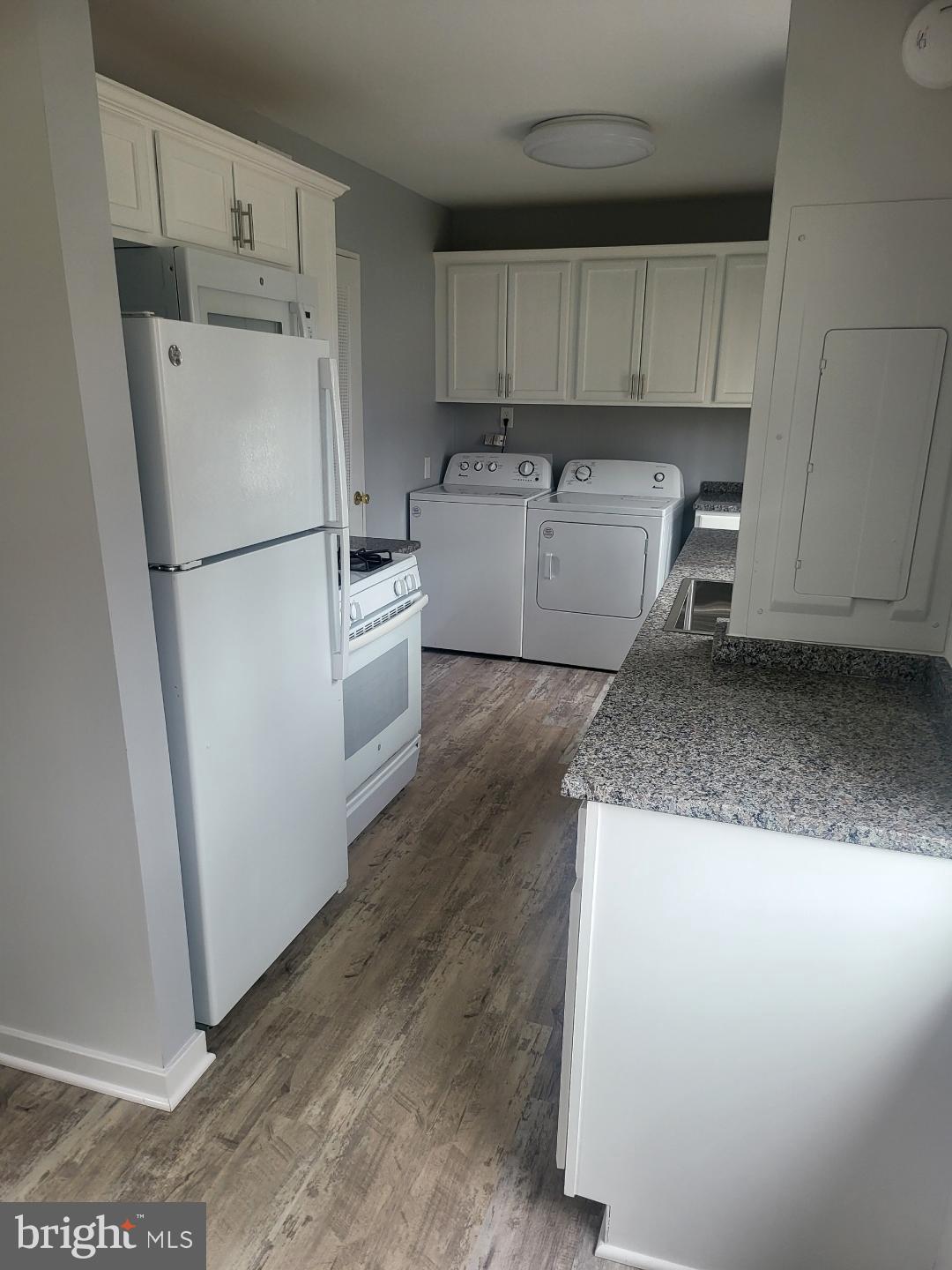 PIMMIT HILLS - Residential Lease