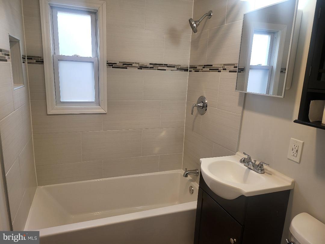 PIMMIT HILLS - Residential Lease