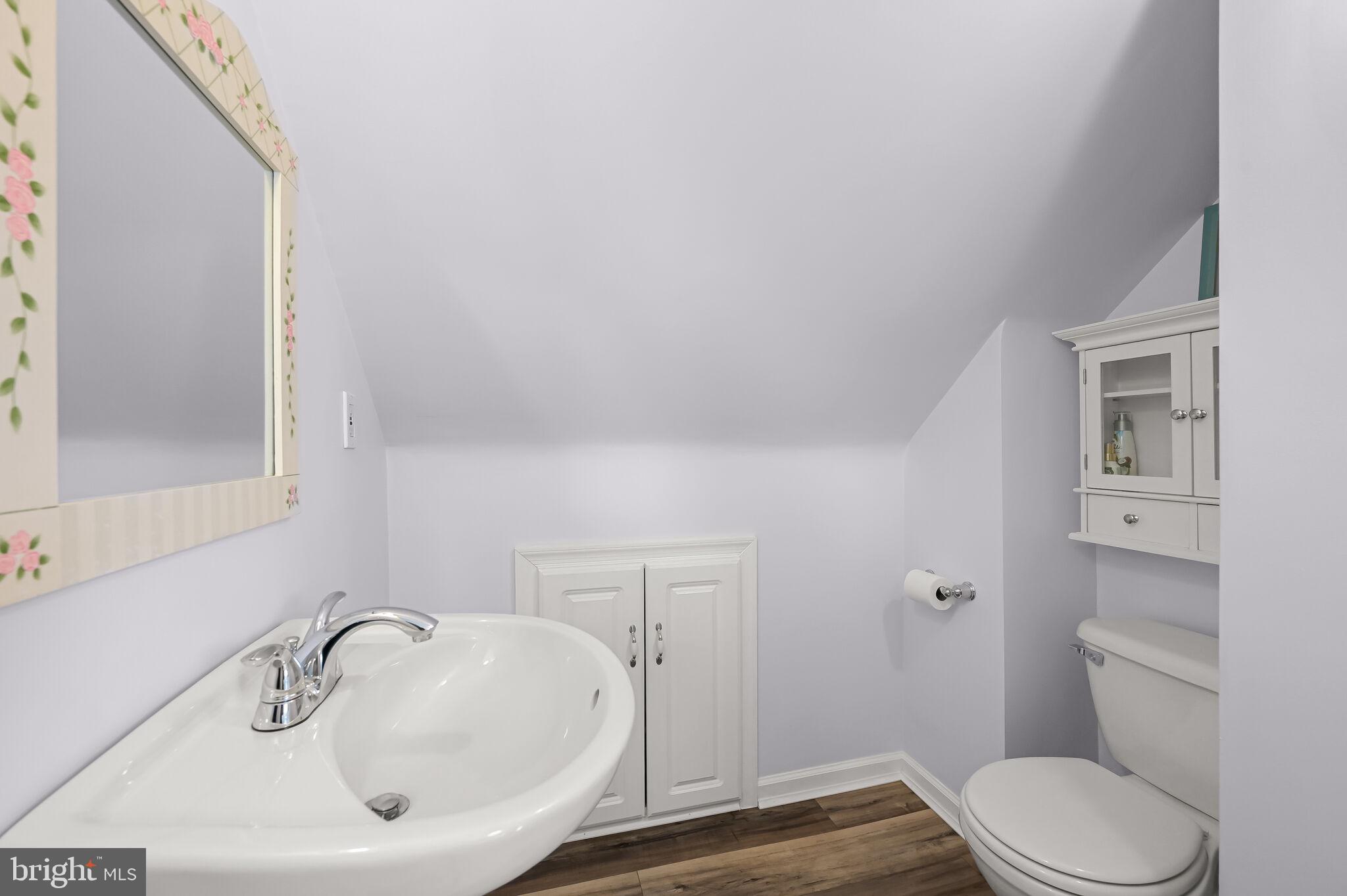 COLONIAL HOUSING - Residential