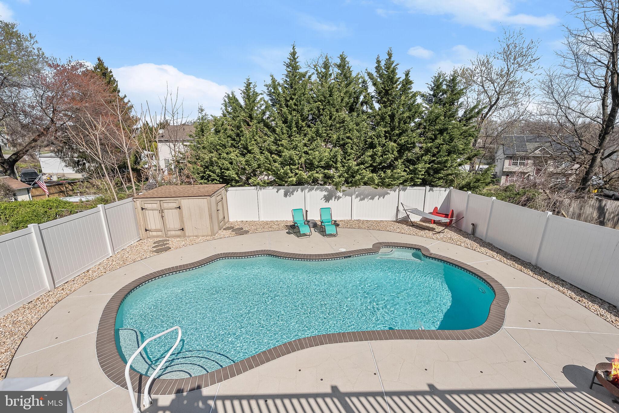 COLONIAL HOUSING - Residential