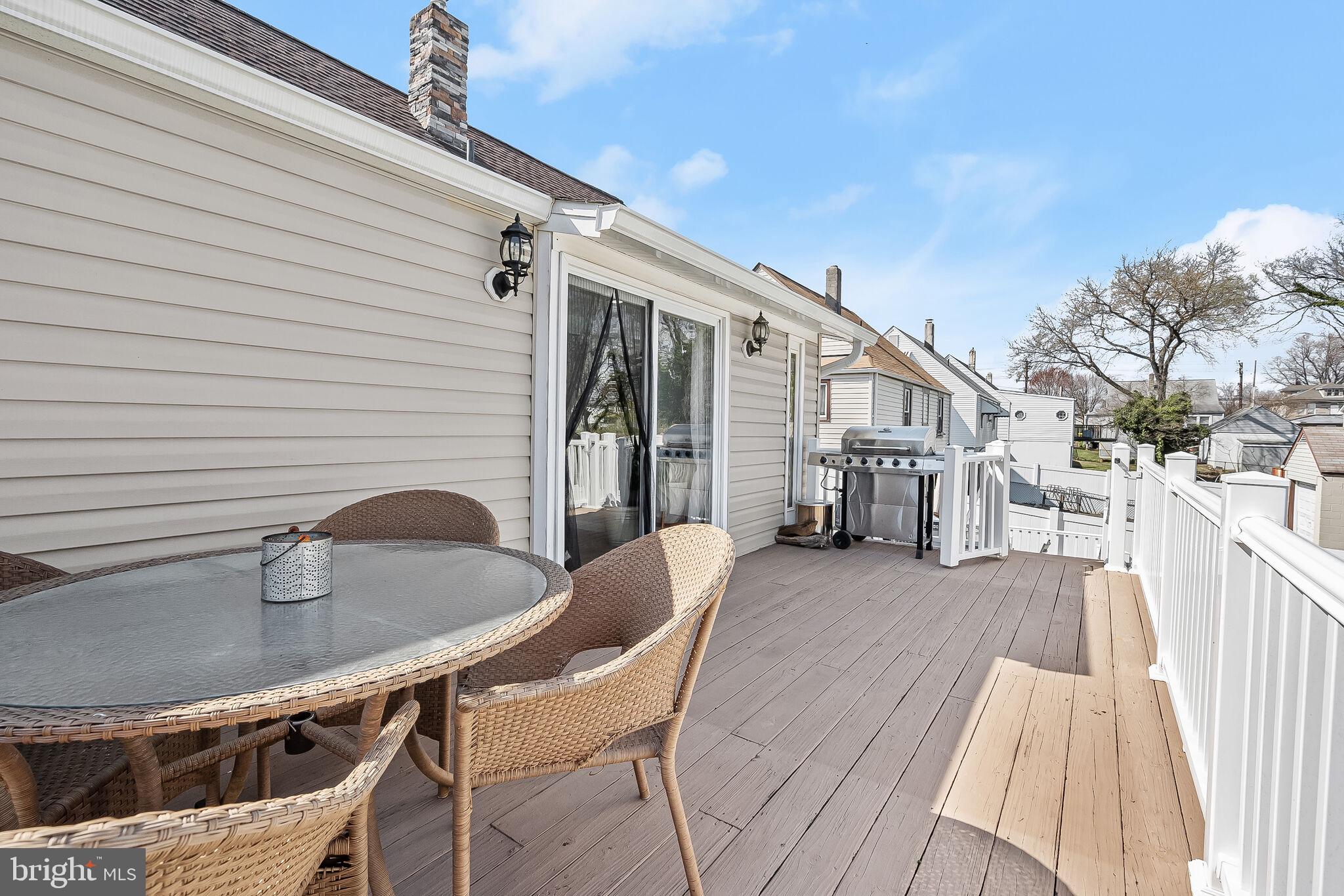 COLONIAL HOUSING - Residential