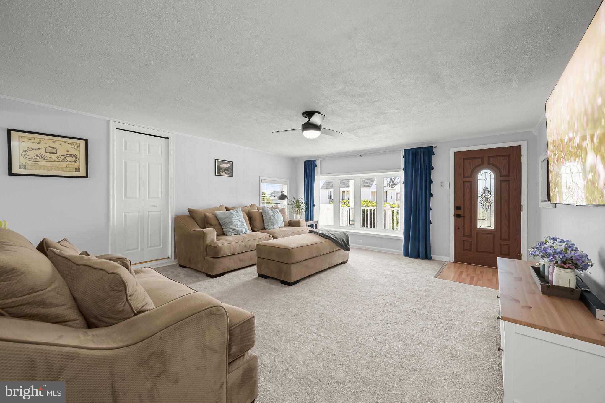 COLONIAL HOUSING - Residential