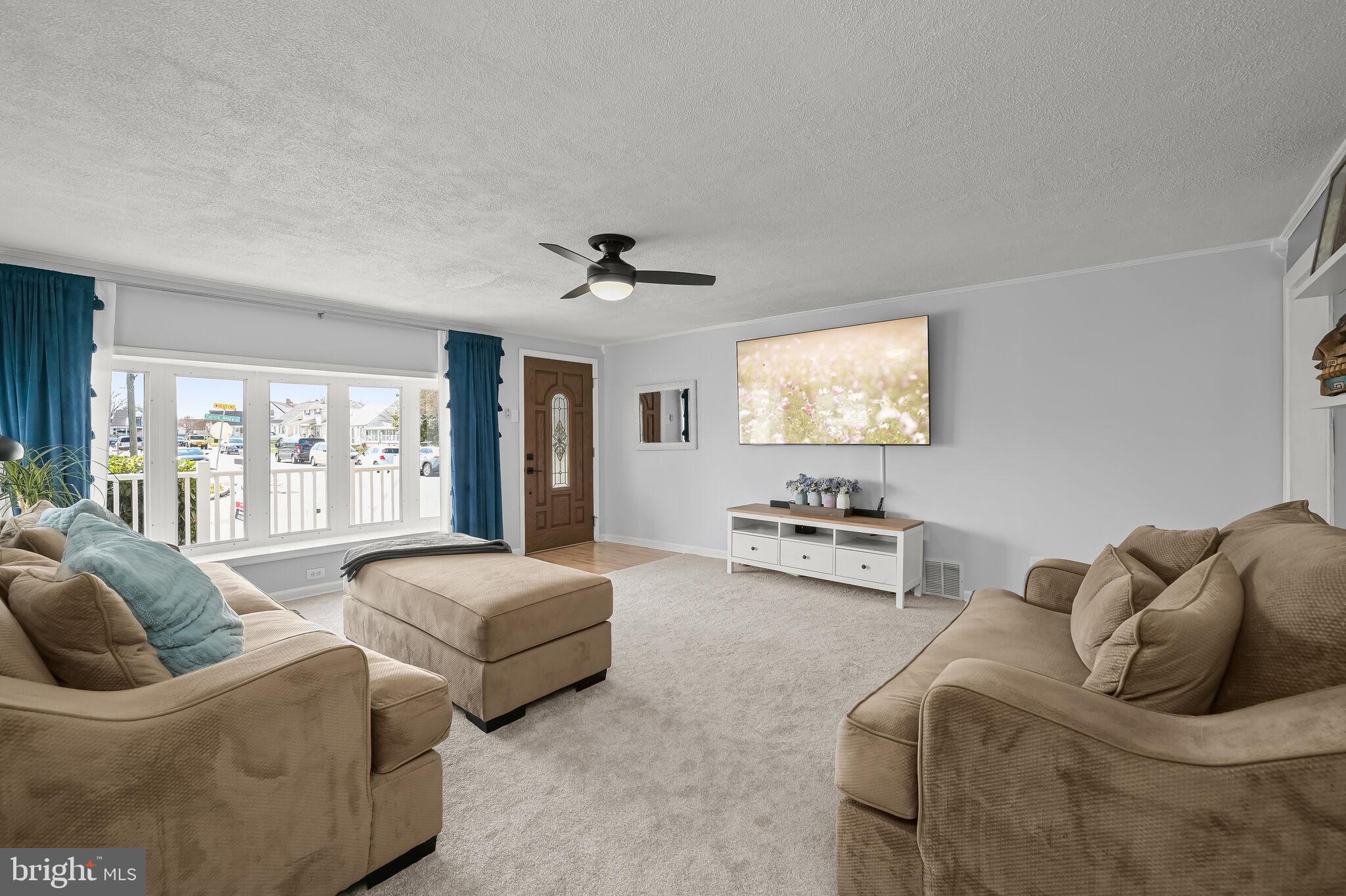 COLONIAL HOUSING - Residential