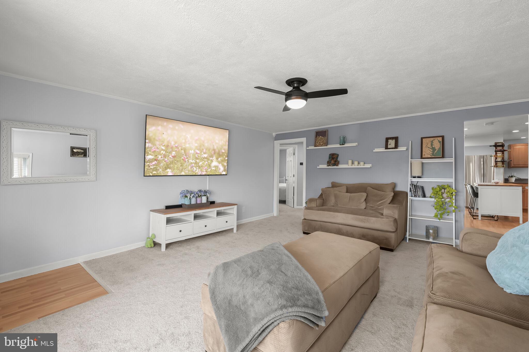 COLONIAL HOUSING - Residential