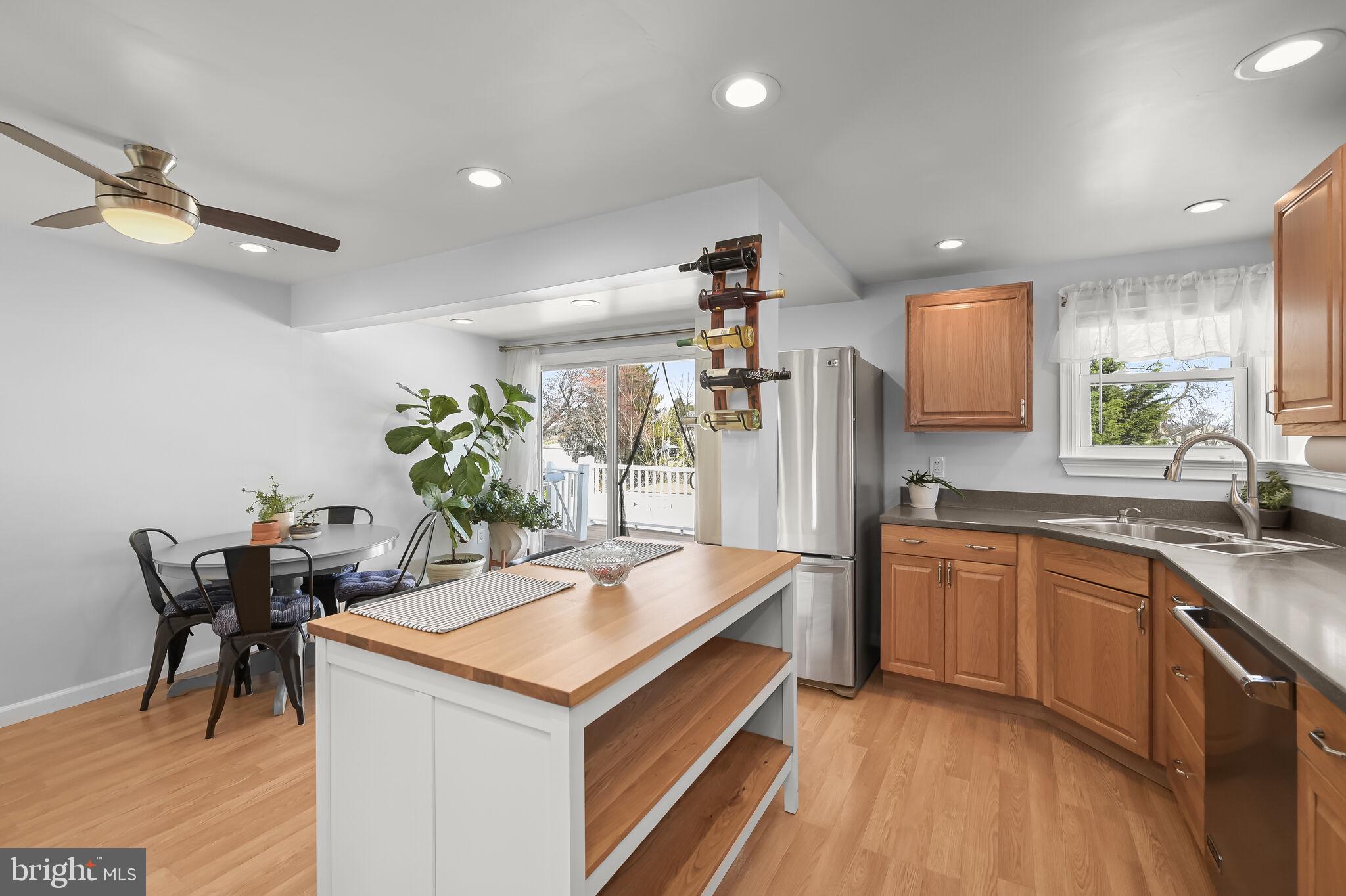 COLONIAL HOUSING - Residential