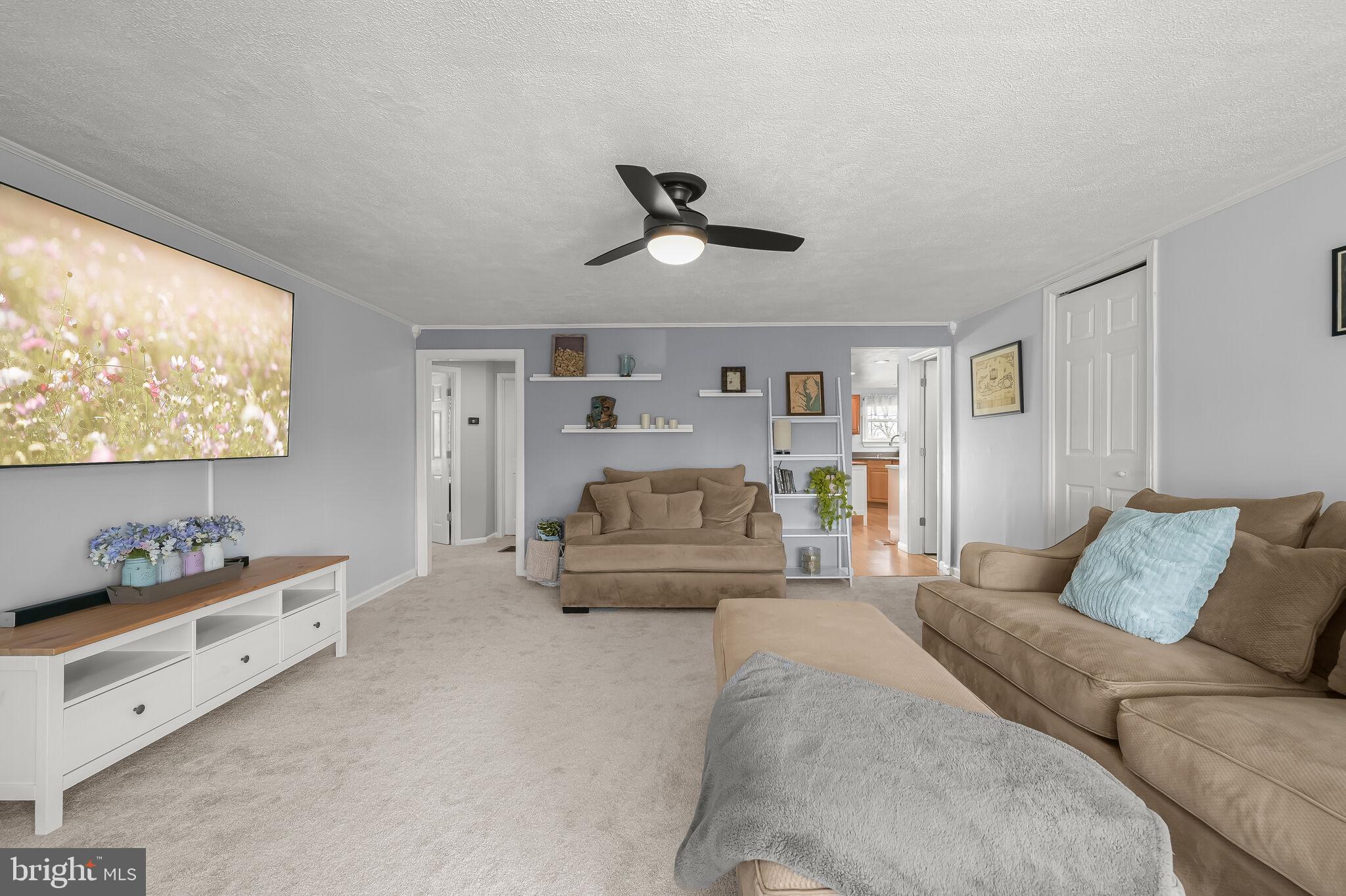 COLONIAL HOUSING - Residential