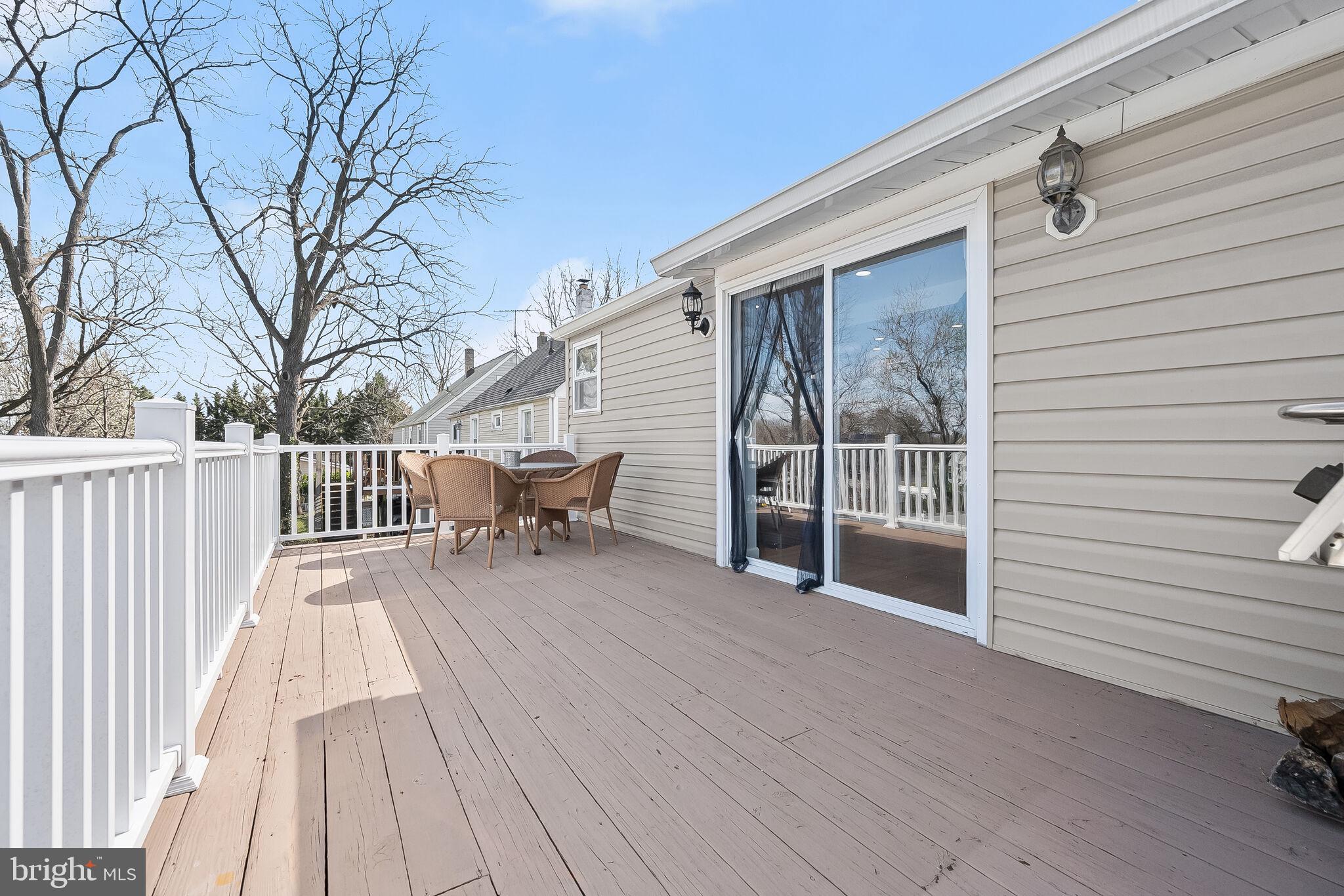 COLONIAL HOUSING - Residential