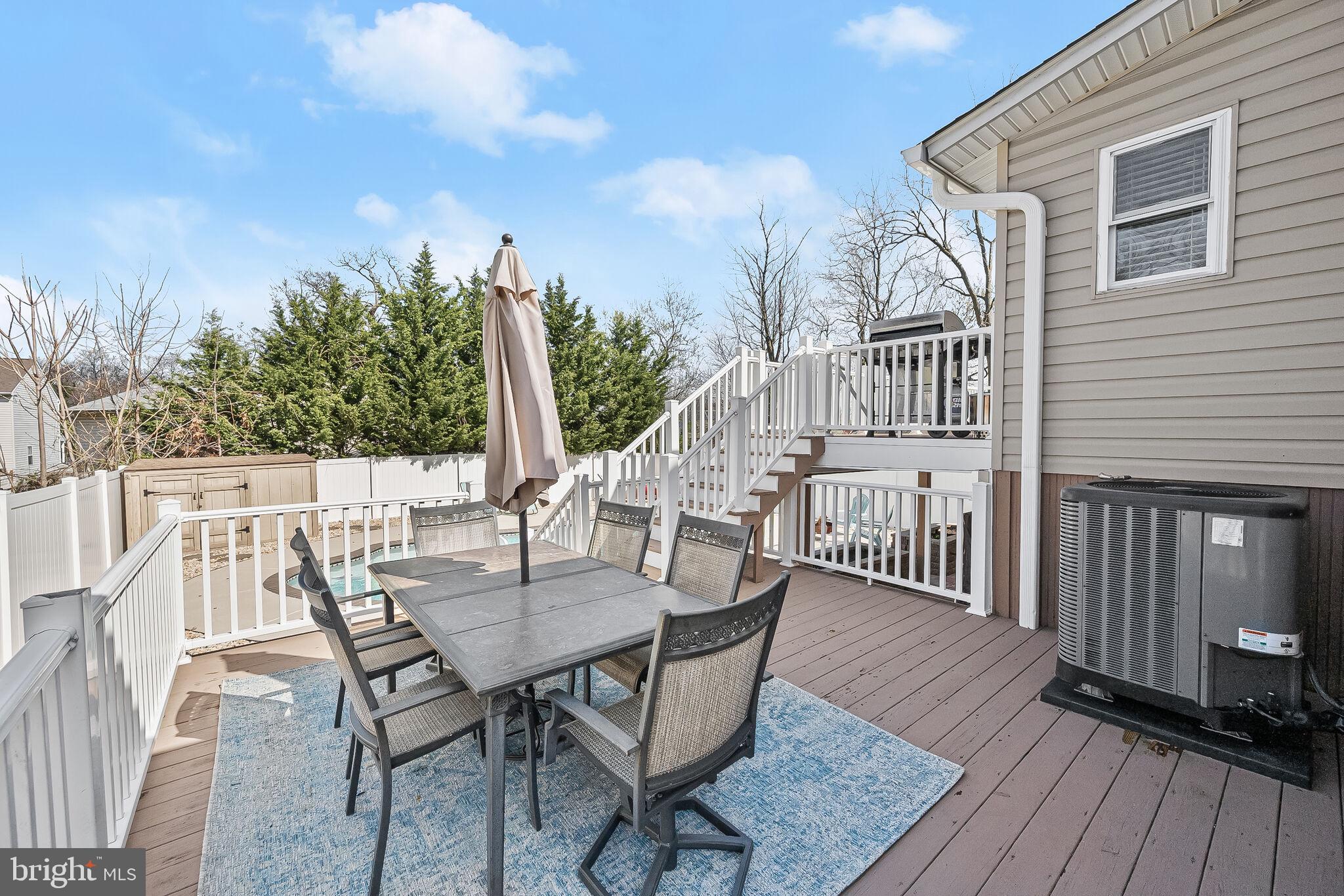 COLONIAL HOUSING - Residential