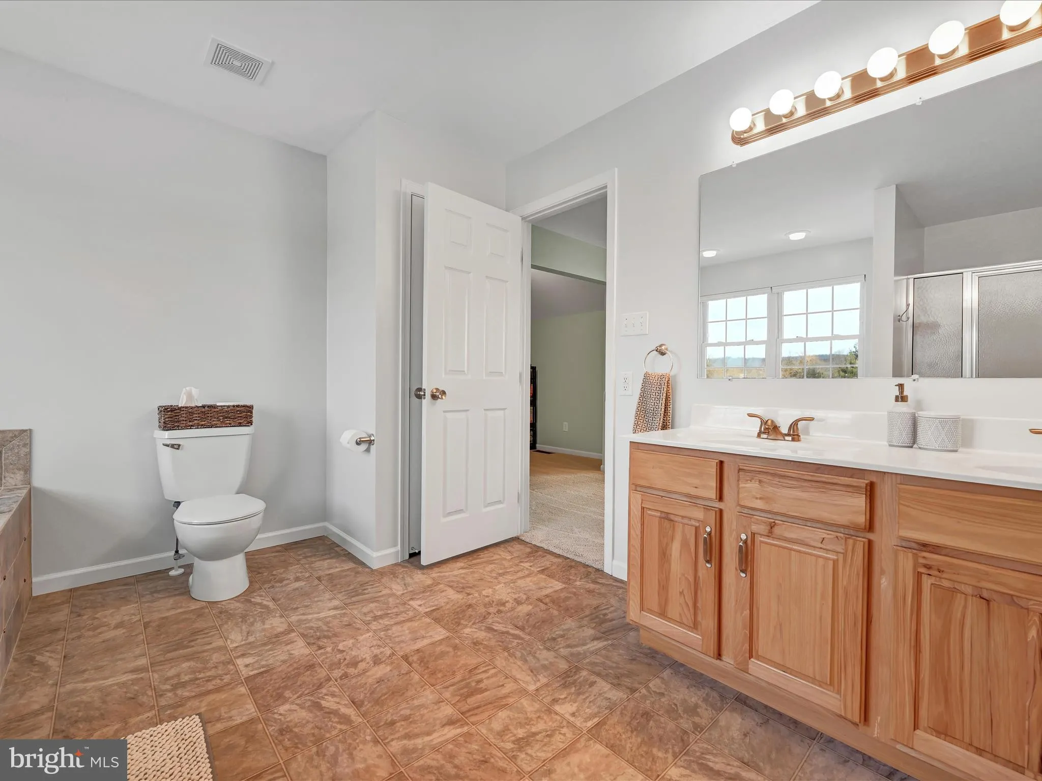 Orwigsburg, Pennsylvania 17961, United States, 4 Bedrooms Bedrooms, ,3 BathroomsBathrooms,Residential,Pending,19089