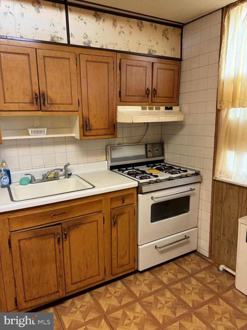 HARROWGATE - Residential