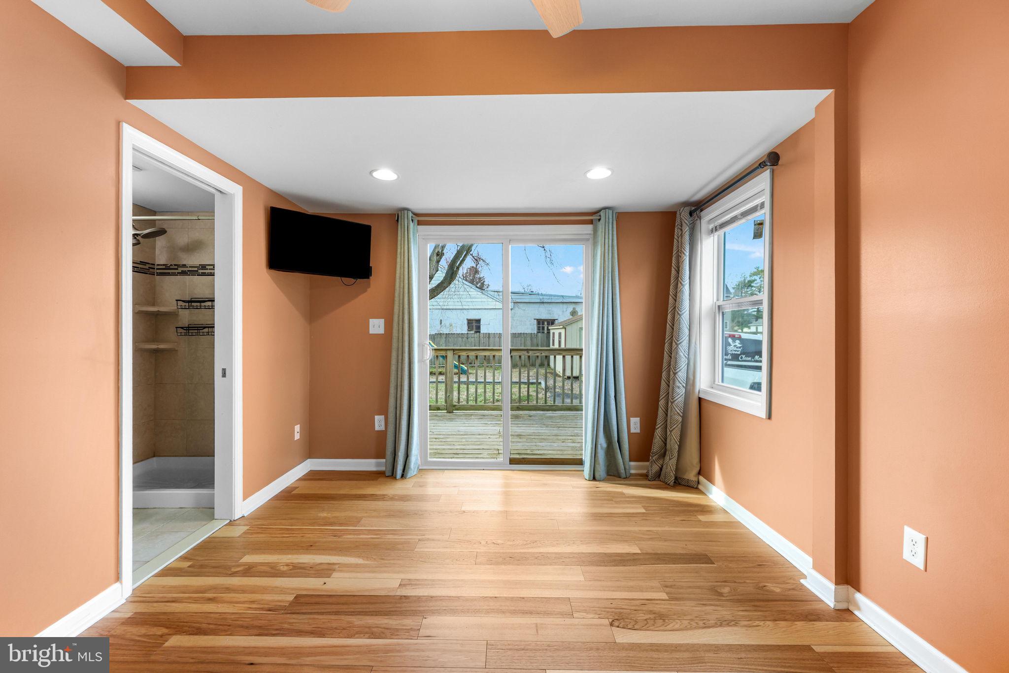 OLIVER BEACH - Residential