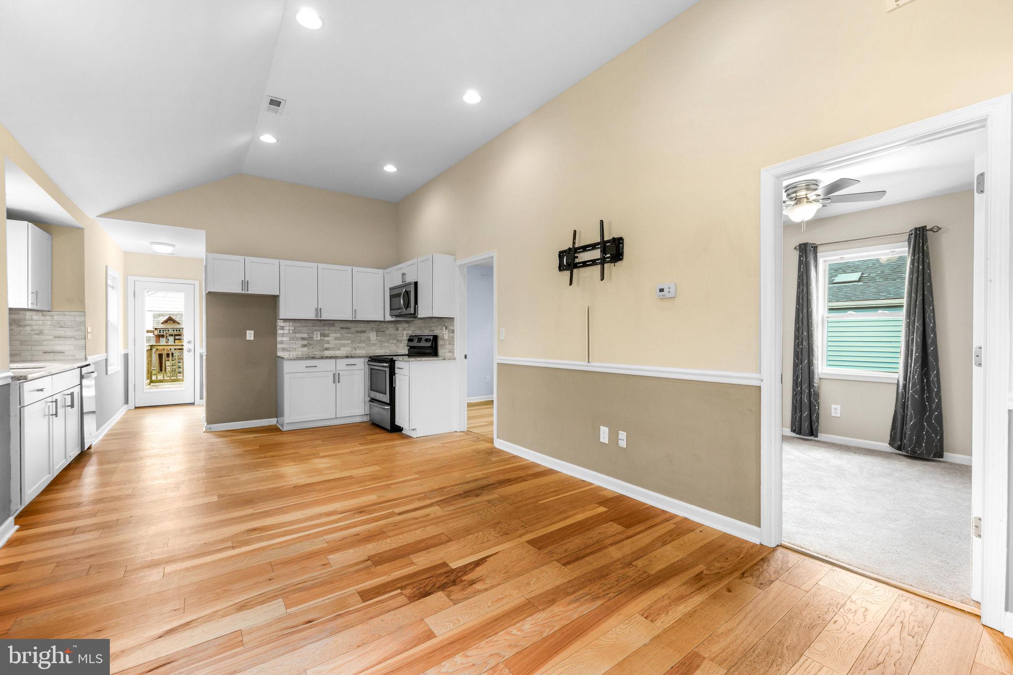 OLIVER BEACH - Residential