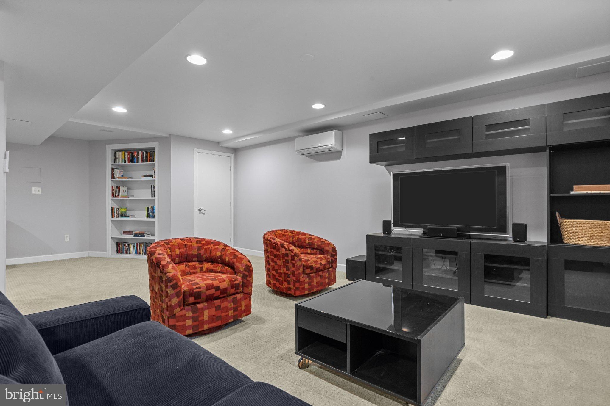 MAKEFIELD ESTATES - Residential