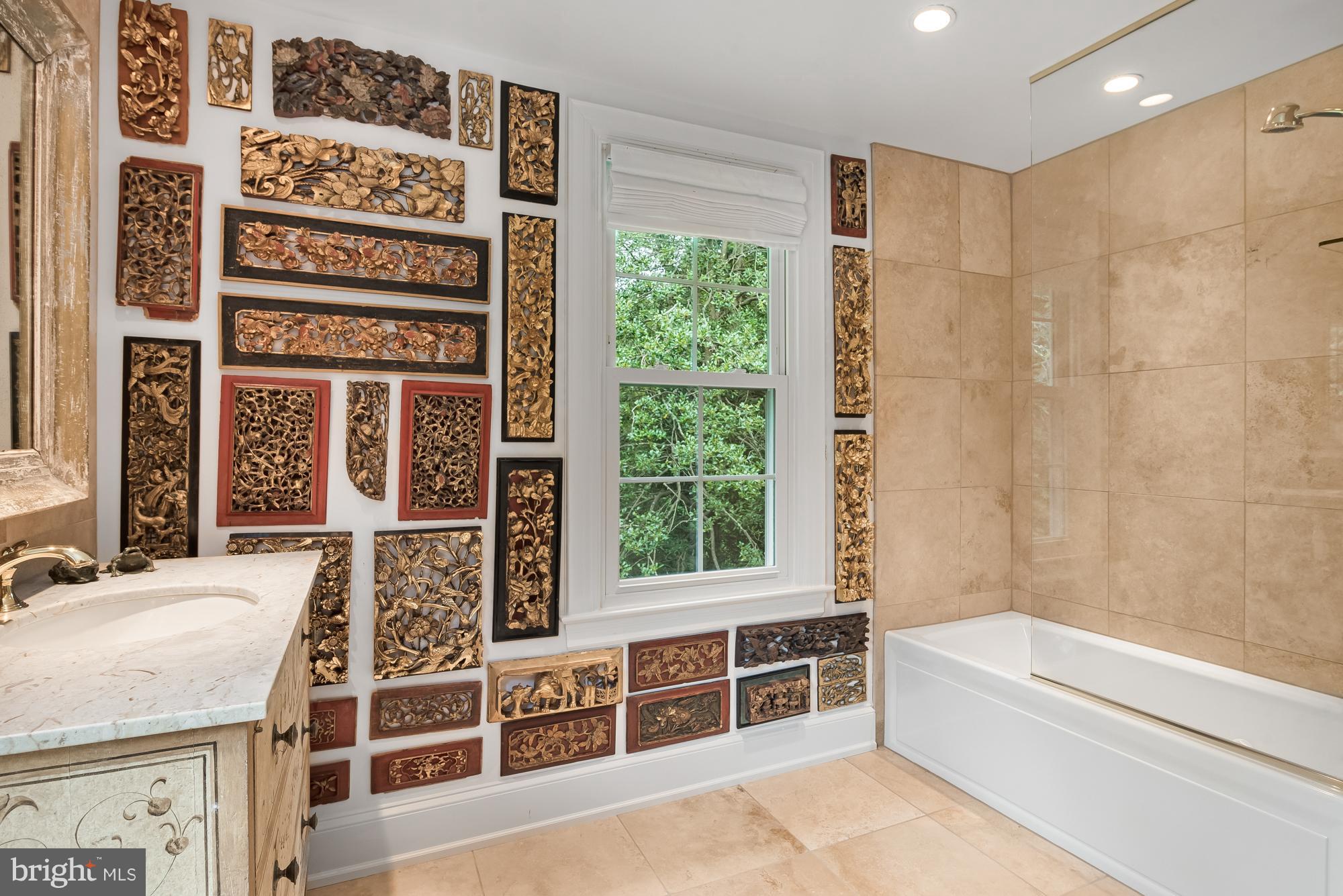 ARBUTUS BANKS - Residential