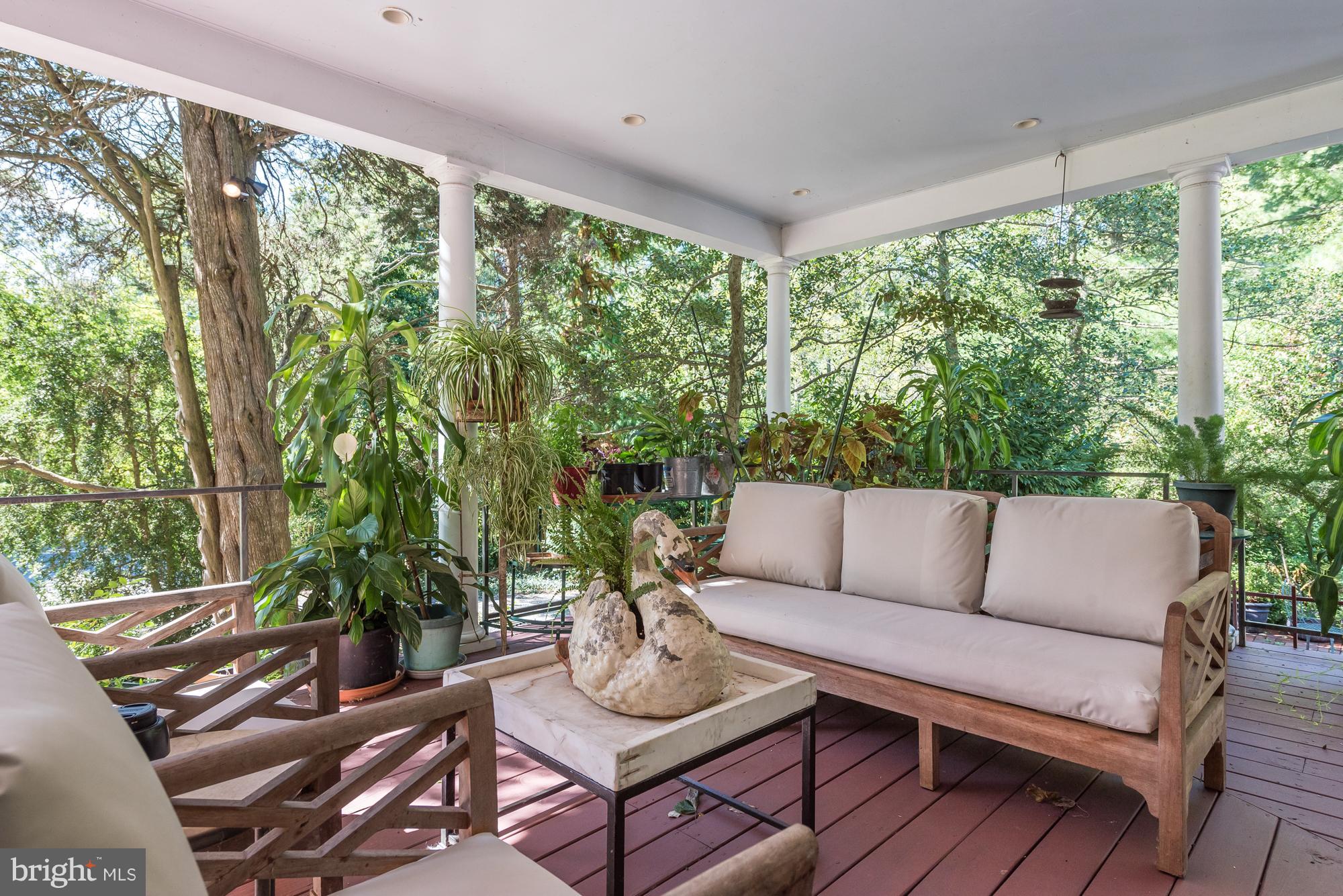 ARBUTUS BANKS - Residential