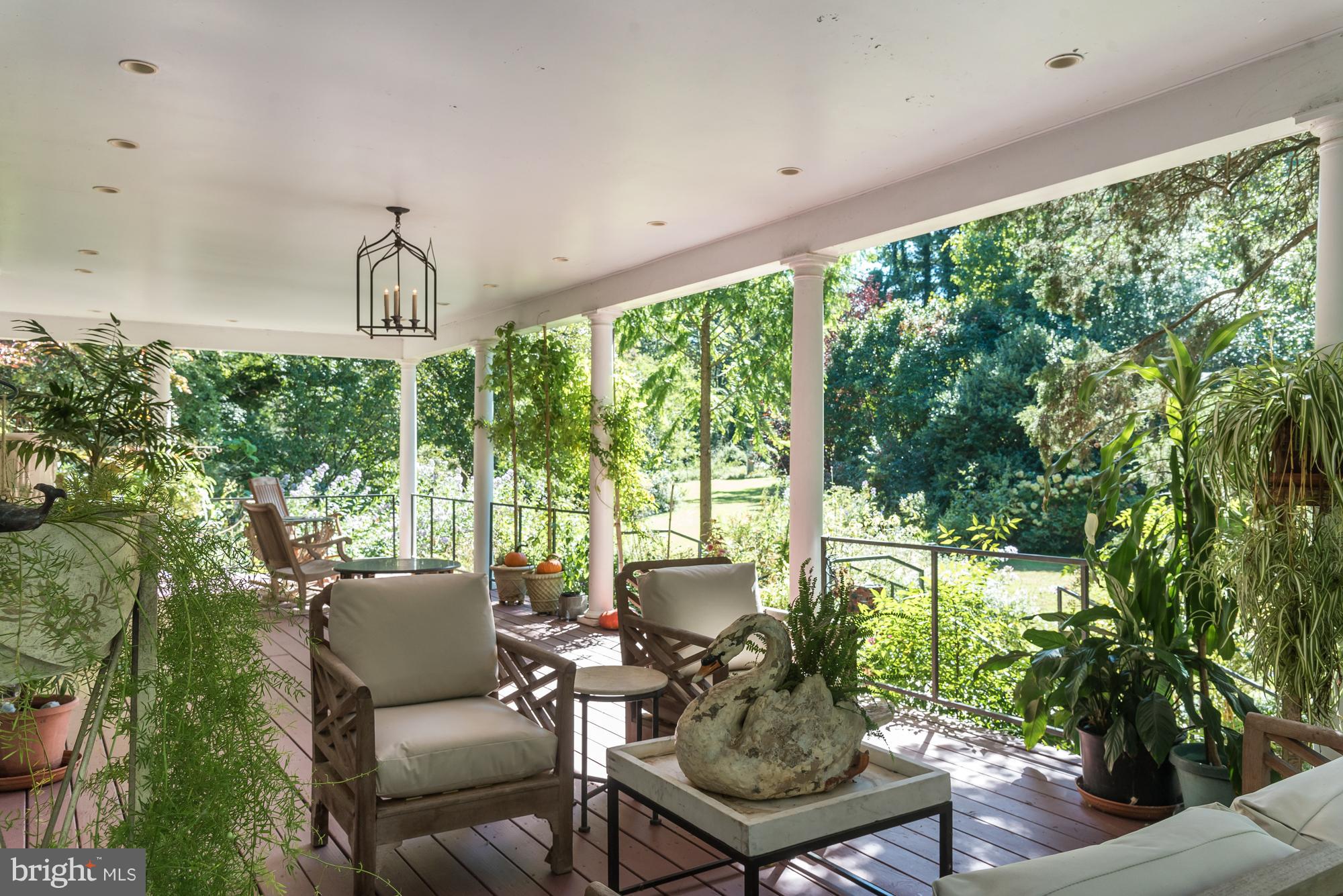 ARBUTUS BANKS - Residential