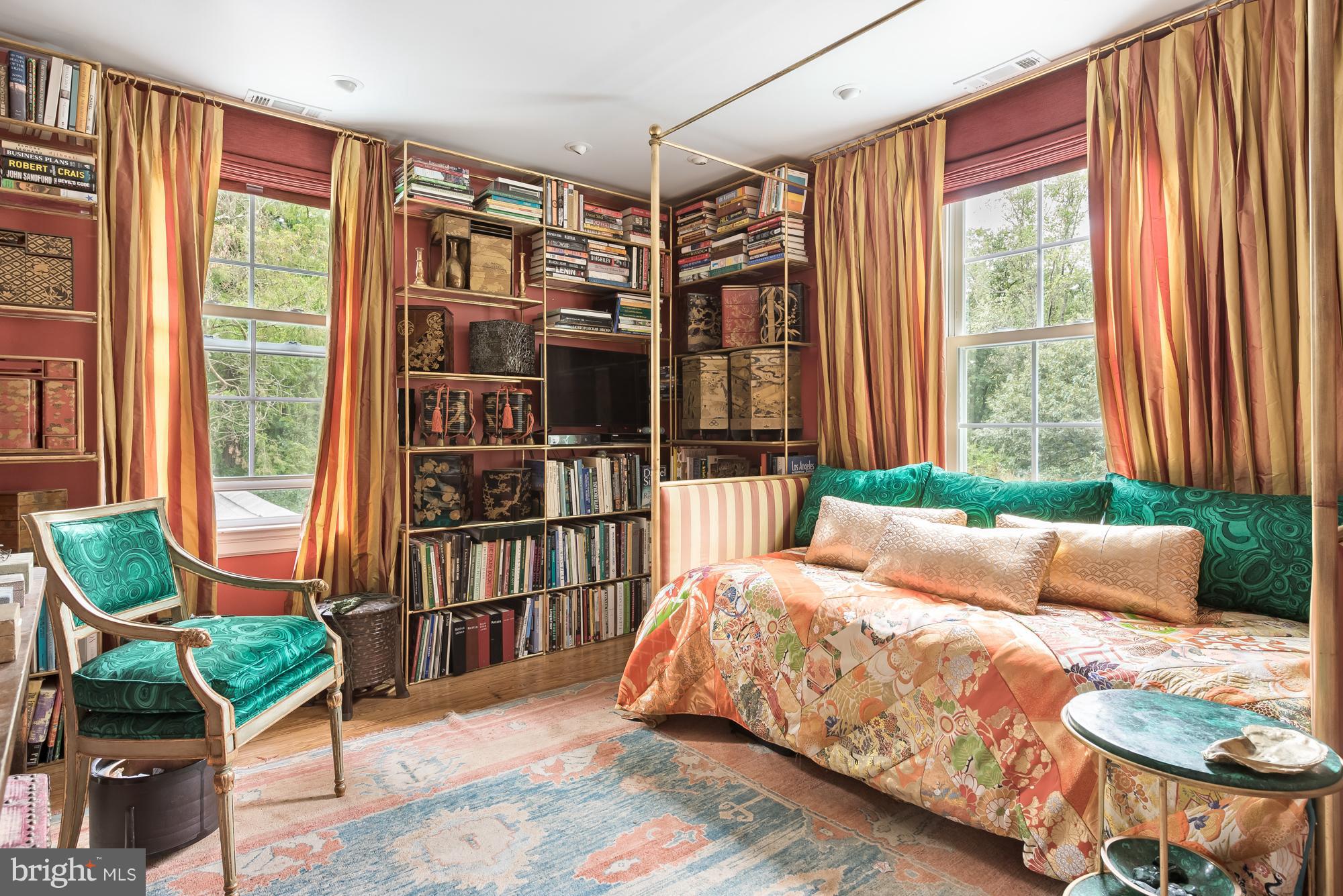 ARBUTUS BANKS - Residential