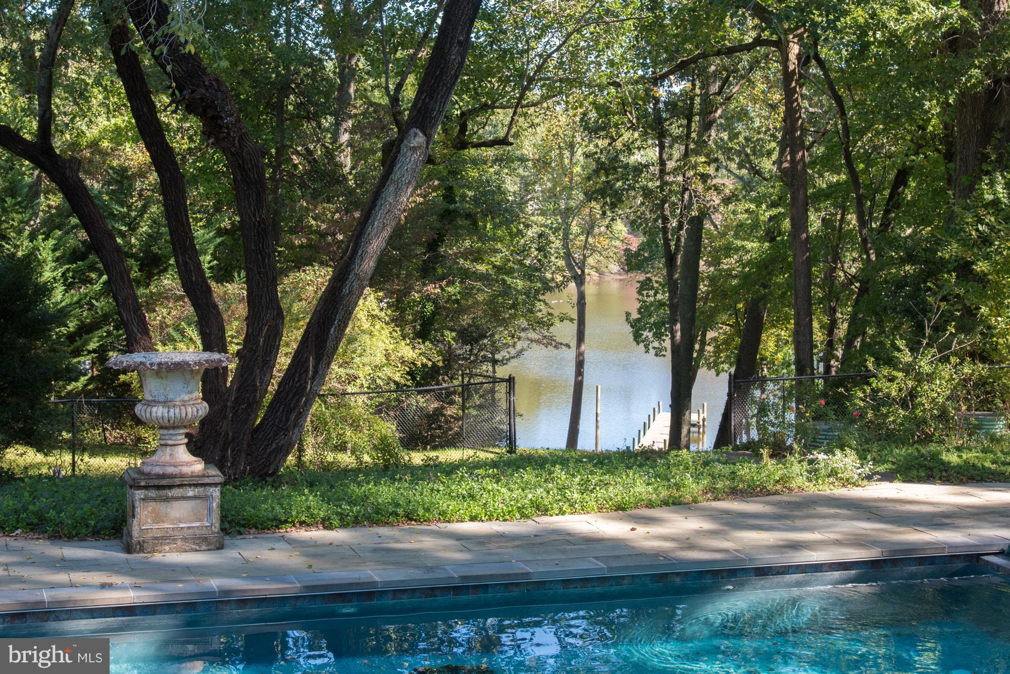 ARBUTUS BANKS - Residential