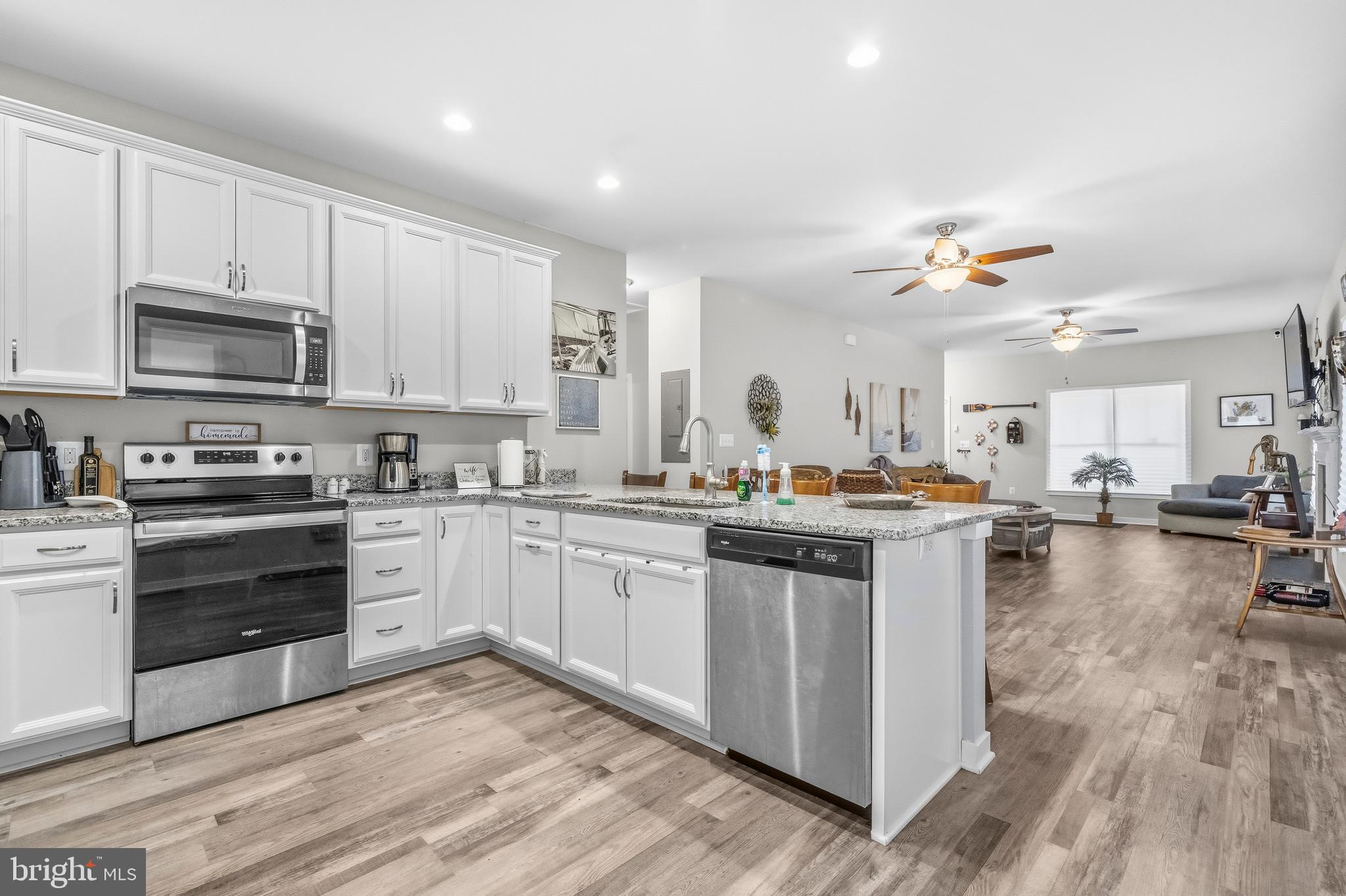 CLASSIC SHORES - Residential