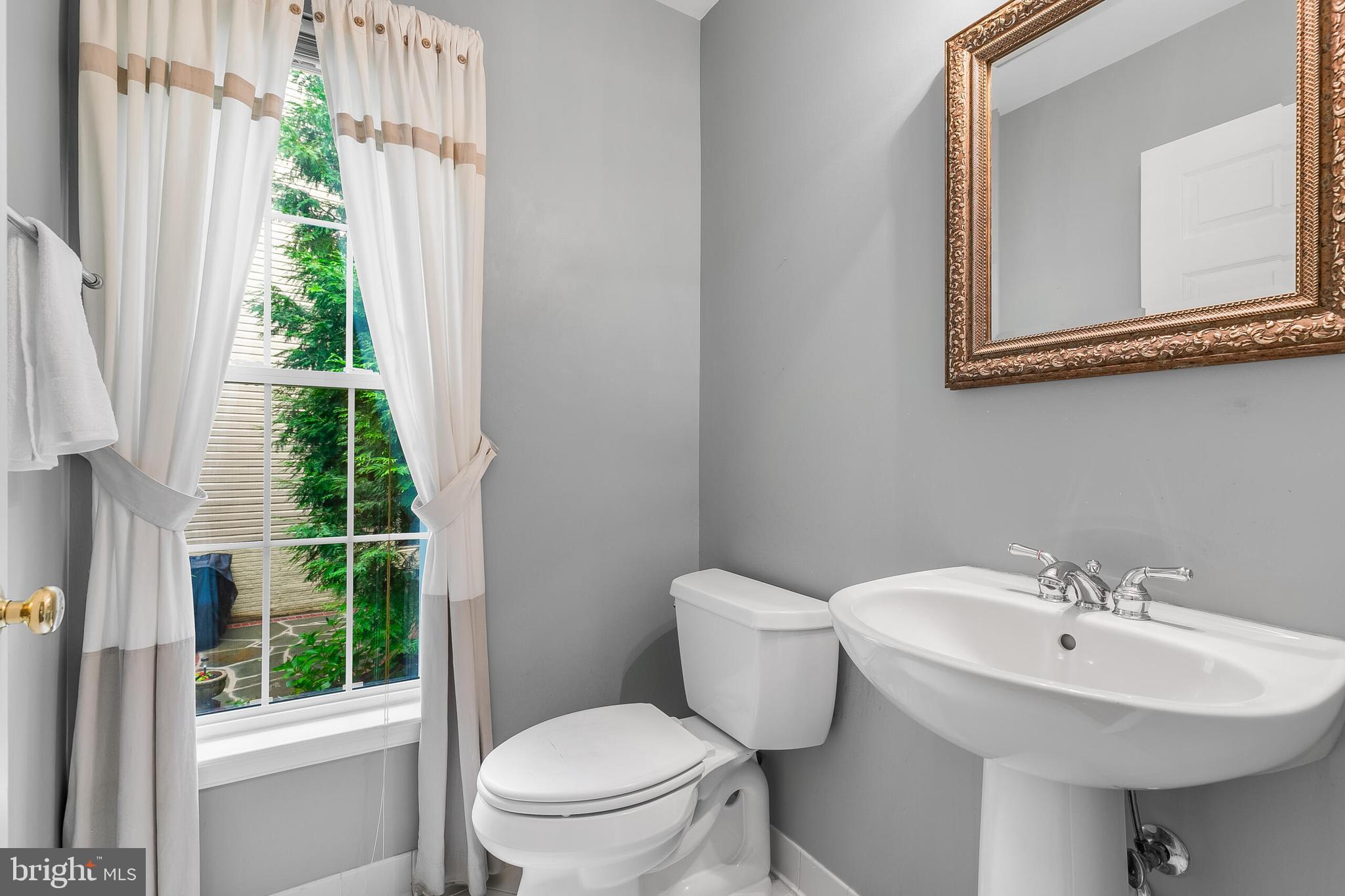 WOODLEA MANOR - Residential