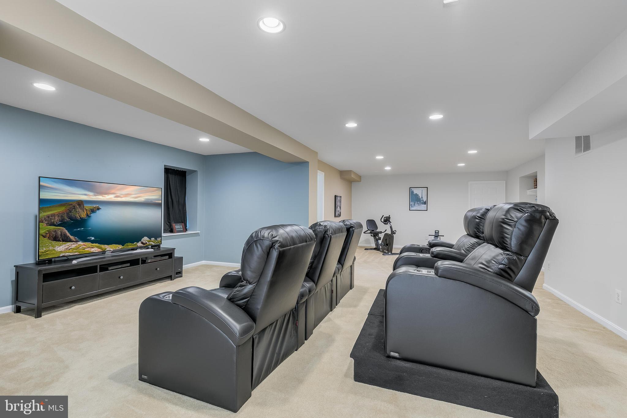 WOODLEA MANOR - Residential