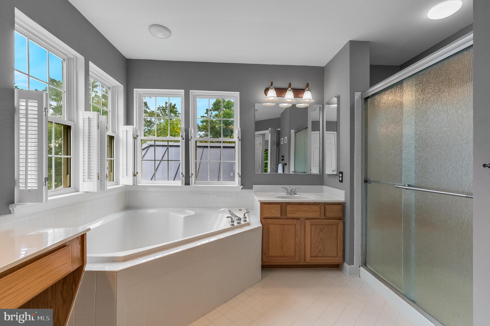 WOODLEA MANOR - Residential