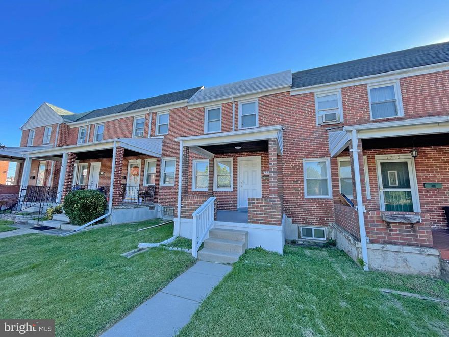 Townhome offers 2 Bedrooms, 1 Full Bathroom. Living Room and Separate Dining Room. Kitchen with an access to a Back Yard. New floors throughout. Freshly painted. Unfinished lower level is awaiting your ideas. Quiet & Convenient location. Close to major roads. 
**** THIS PROPERTY IS NOT FOR RENT. IF YOU SEE A RENTAL LISTING IT IS A FRAUD****