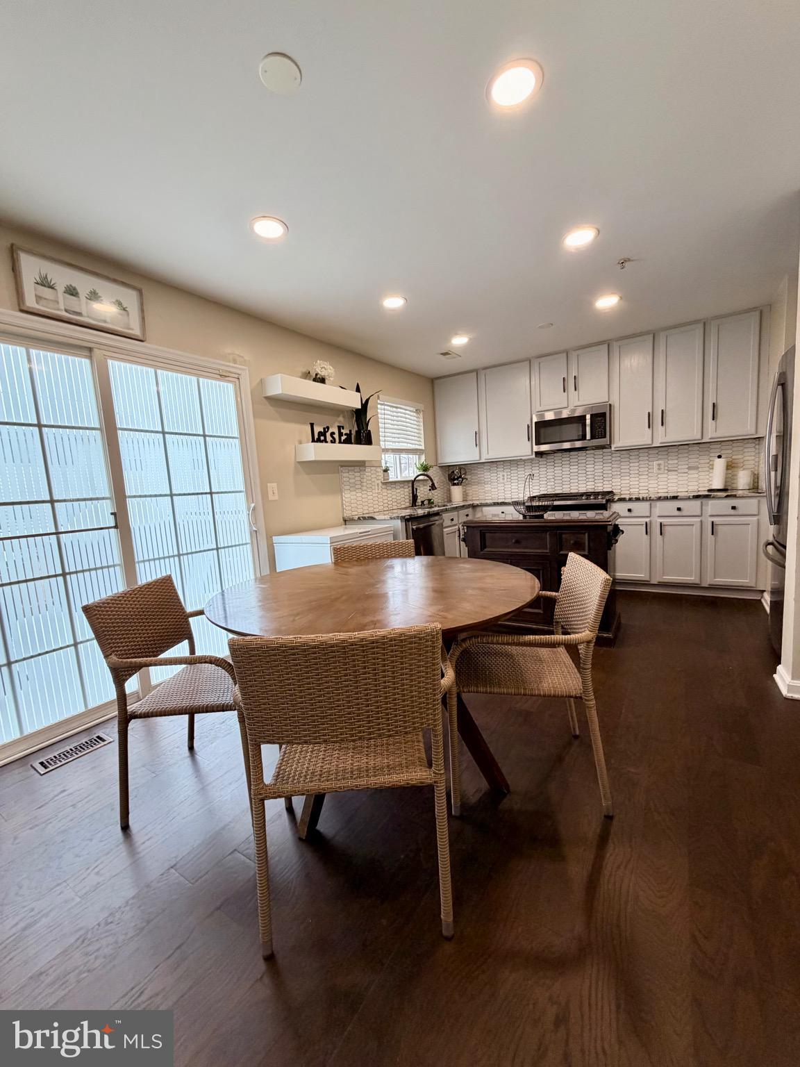 SOUTHWINDS - Residential