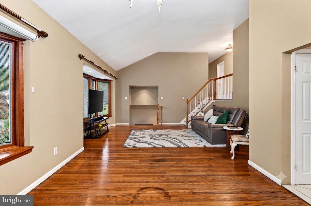 729 SAINT DAVIDS AVENUE