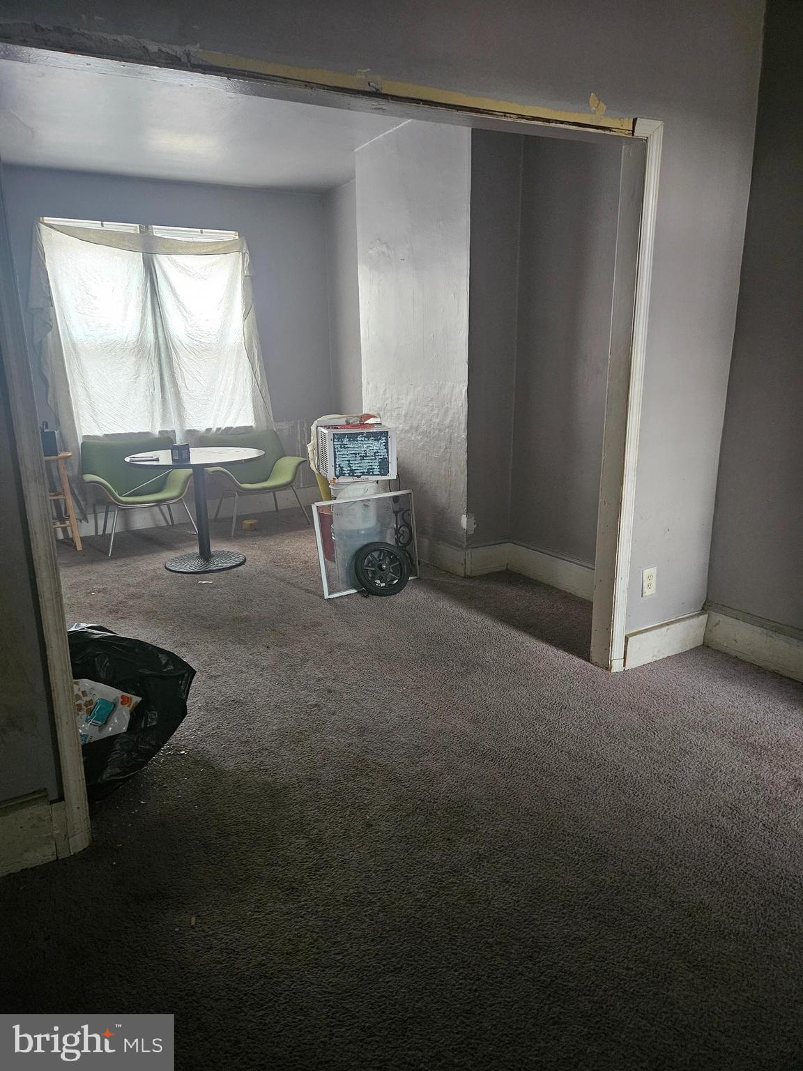 2615 N HOLLYWOOD STREET