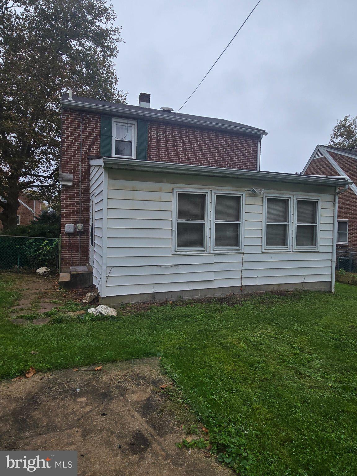 995 HILL STREET